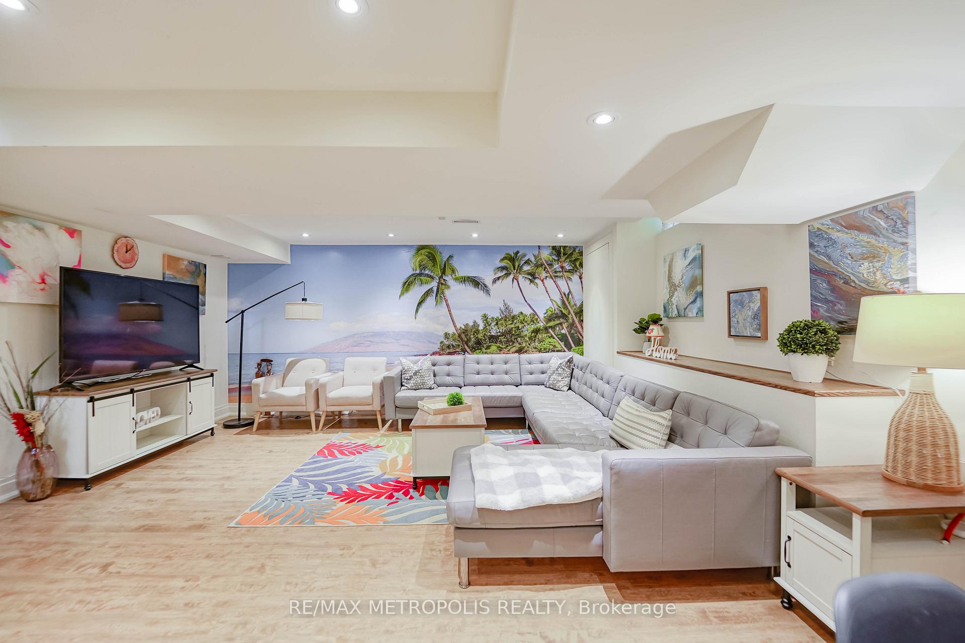 Photo 45 of 114 Selwyn Road, Richmond Hill, Jefferson — HOMEH