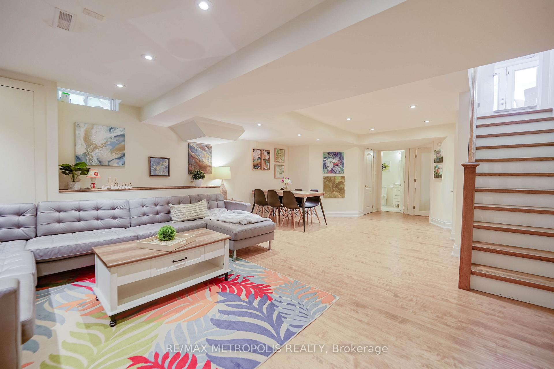 Photo 46 of 114 Selwyn Road, Richmond Hill, Jefferson — HOMEH