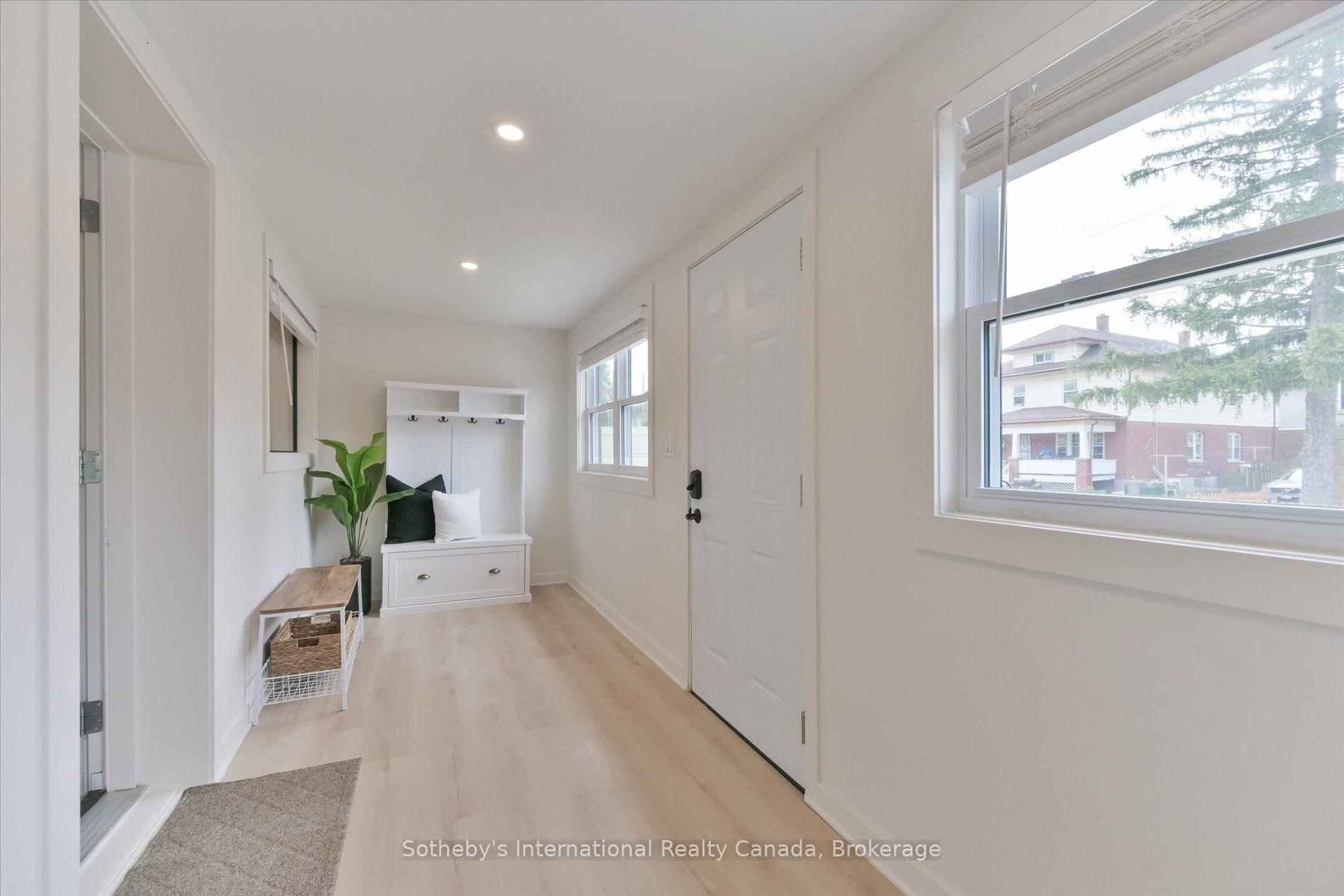 Photo 5 of 4686 Third Avenue, Niagara Falls, Cherrywood — HOMEH
