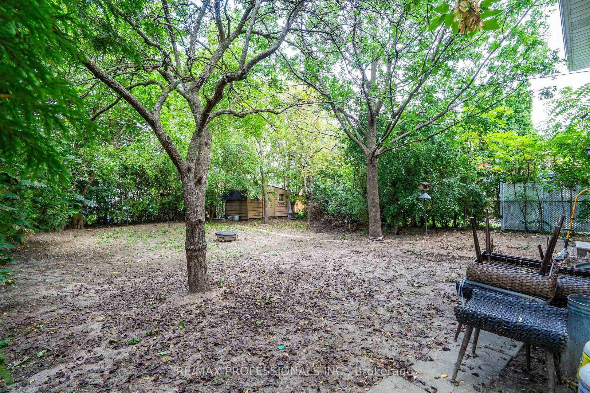 Photo 25 of 925 Runningbrook Drive, Mississauga, Applewood — HOMEH