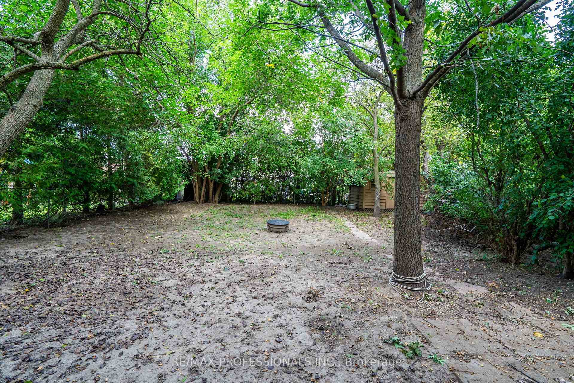 Photo 26 of 925 Runningbrook Drive, Mississauga, Applewood — HOMEH