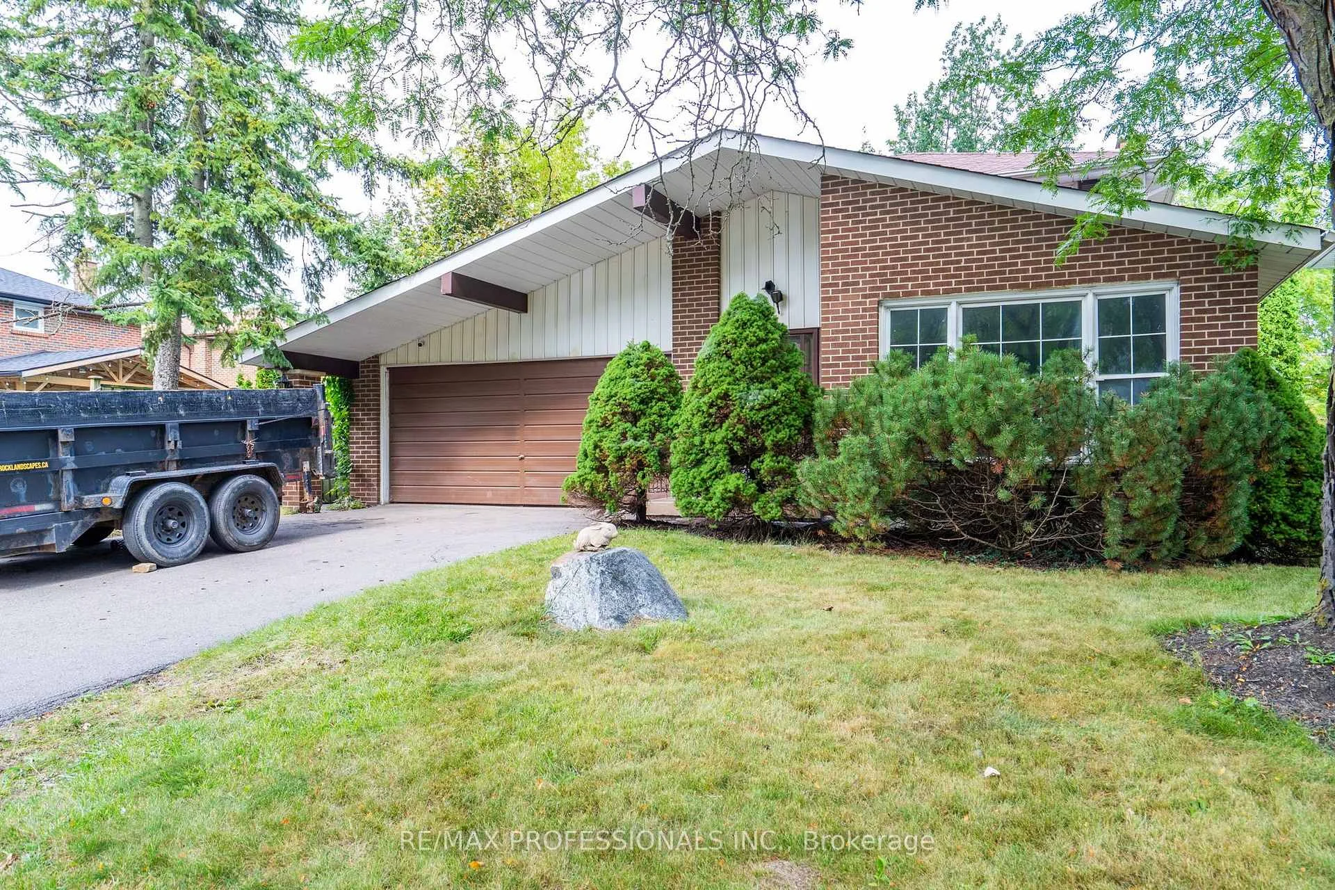 Photo 30 of 925 Runningbrook Drive, Mississauga, Applewood — HOMEH