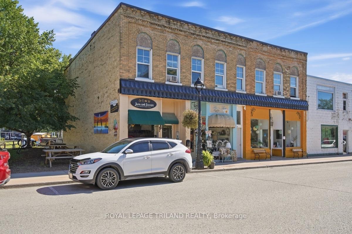 Front of 51 King Street W