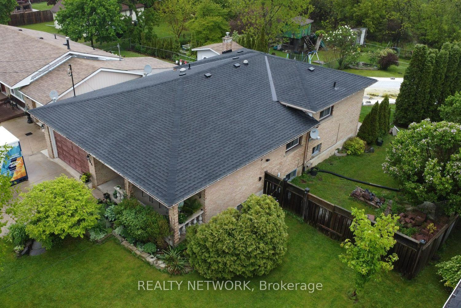 Photo of 64 Winnett Street N