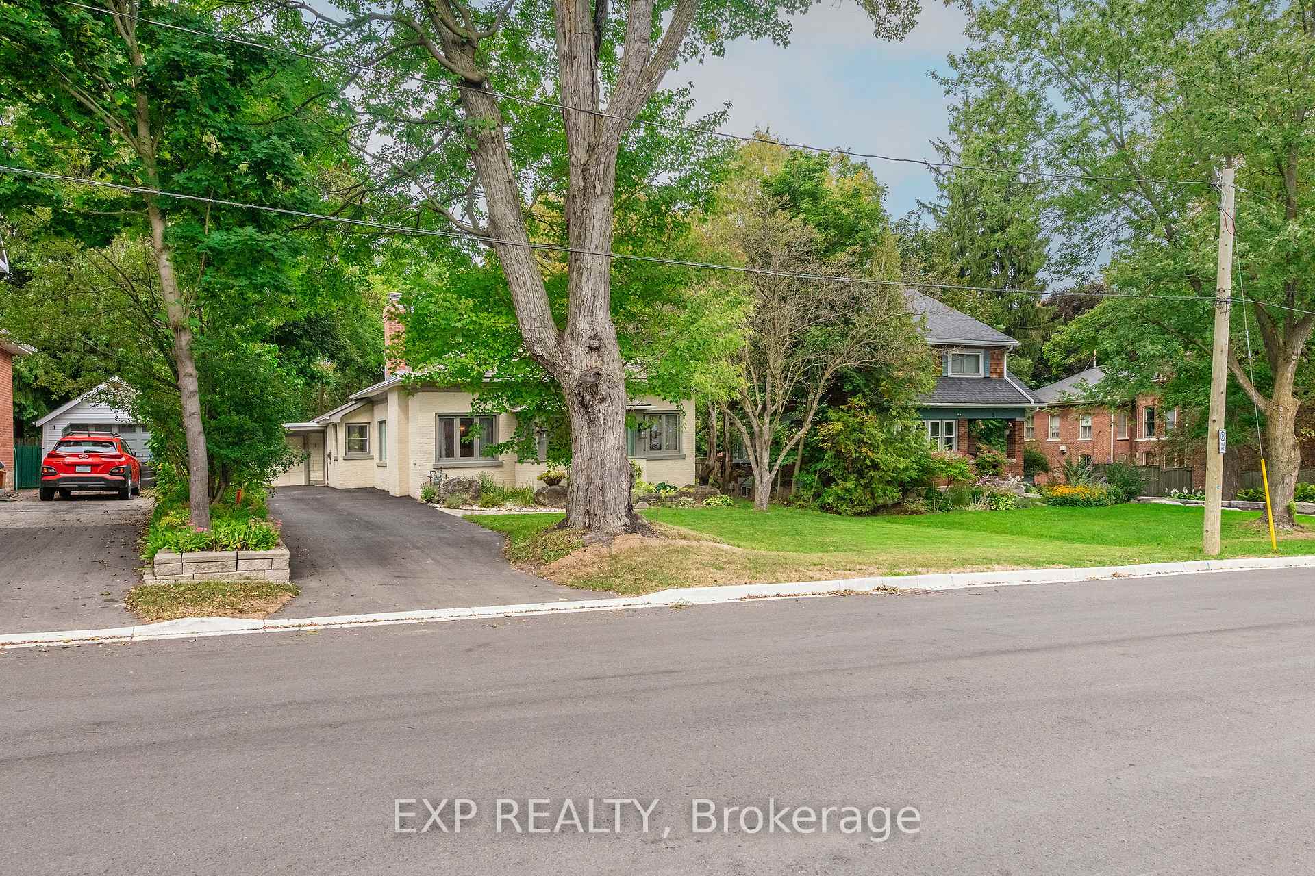 Photo 3 of 7 Third Avenue, Orangeville — HOMEH