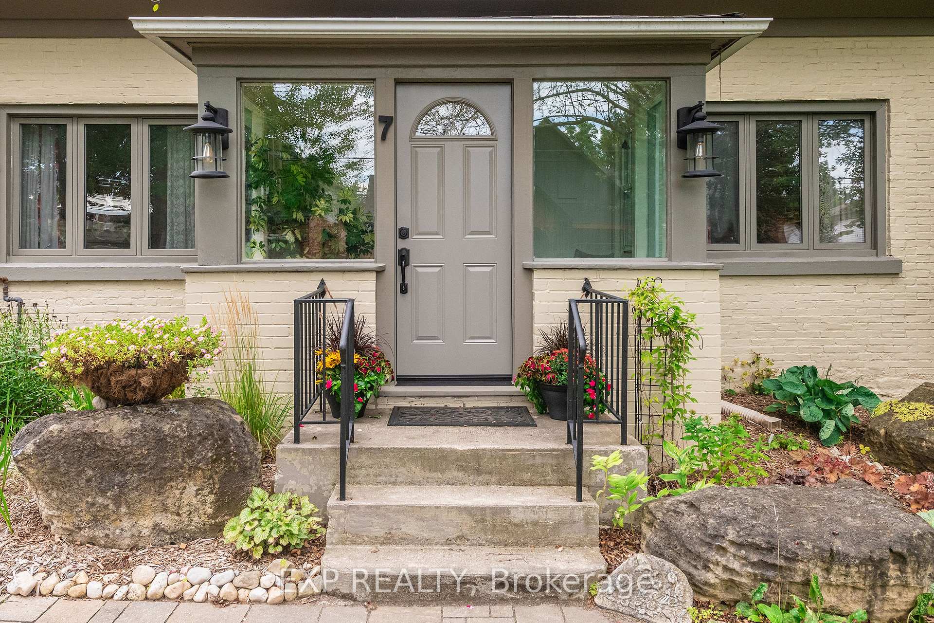 Photo 5 of 7 Third Avenue, Orangeville — HOMEH