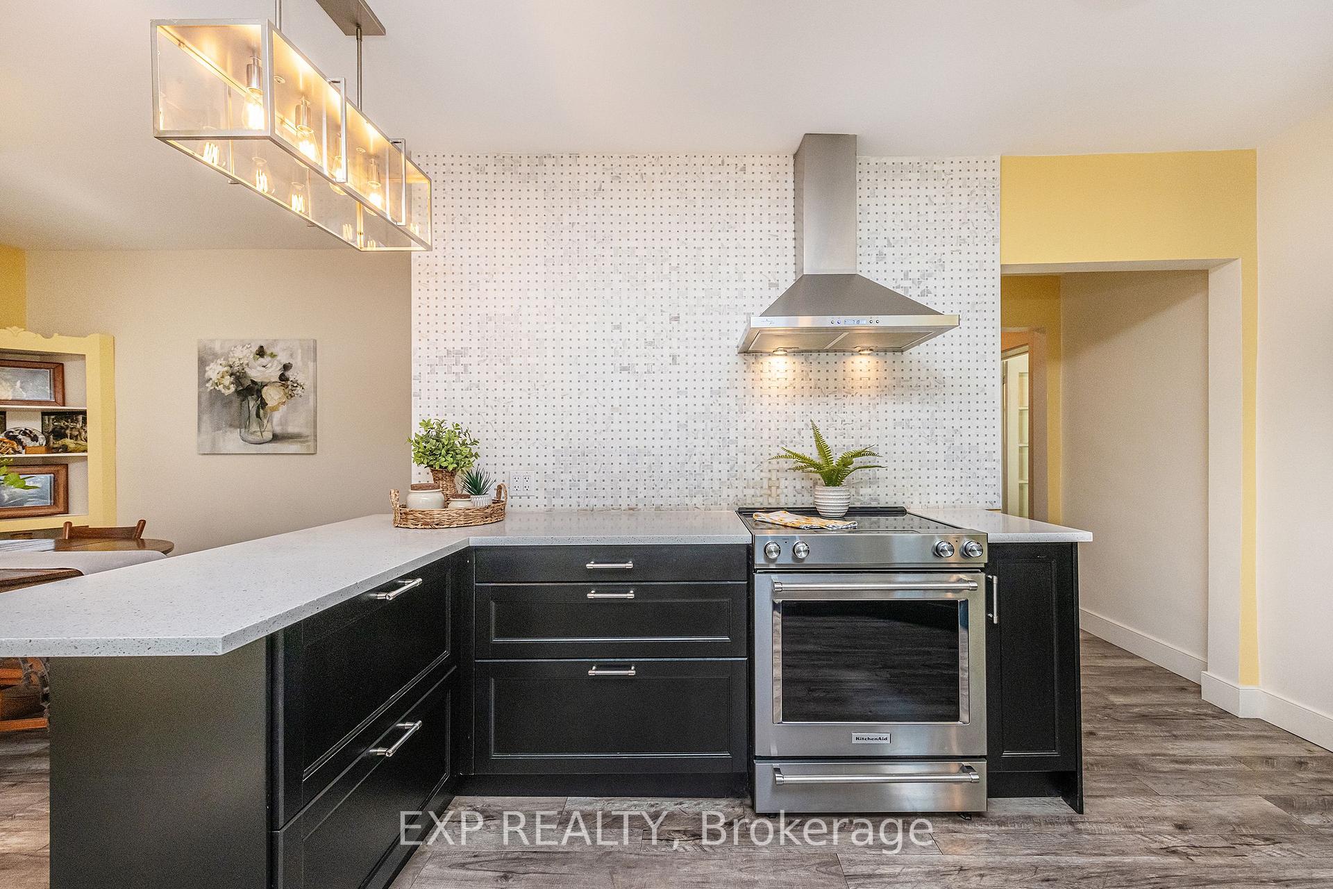Photo 25 of 7 Third Avenue, Orangeville — HOMEH