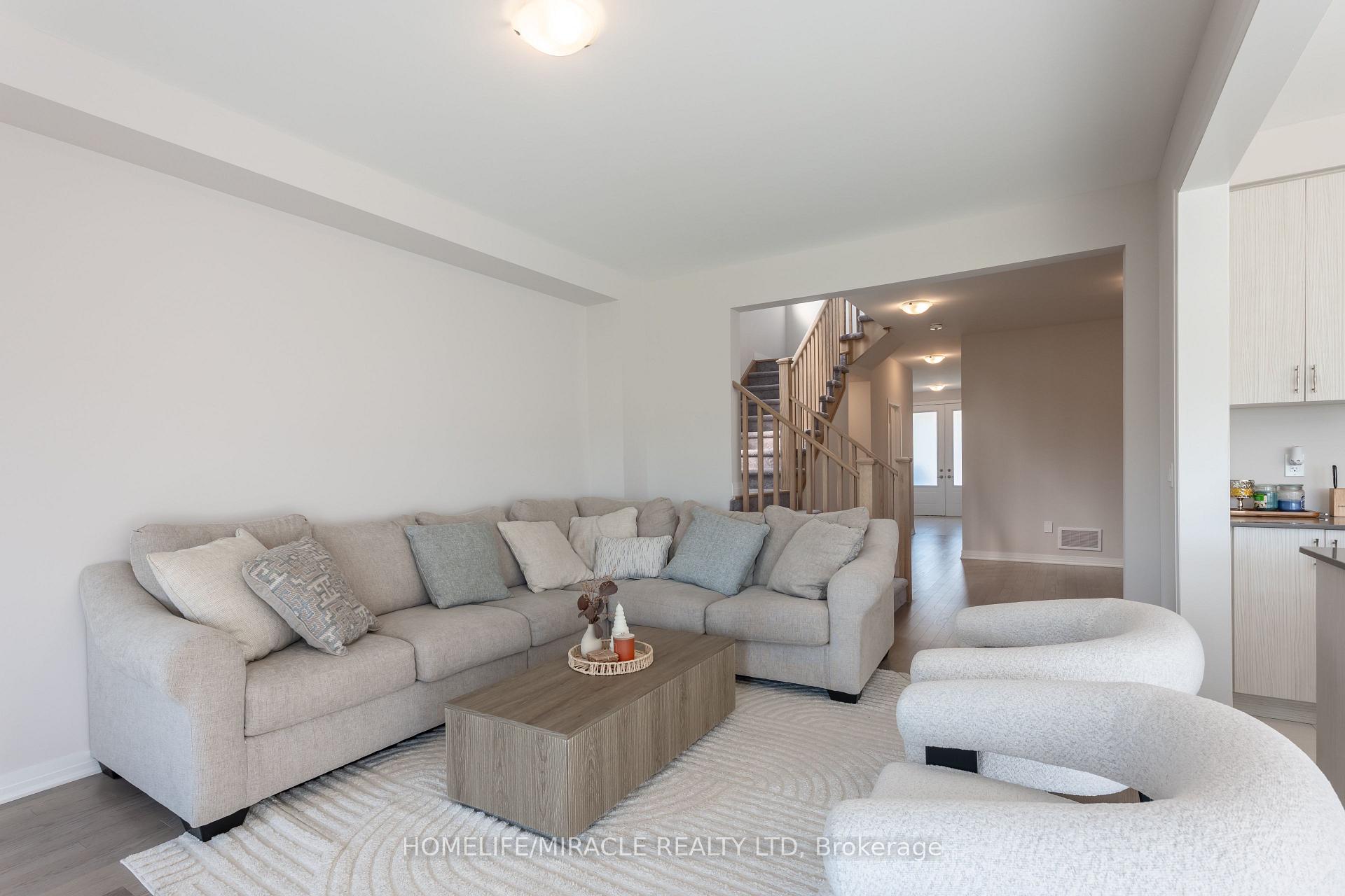Photo 6 of 69 Mary Watson Street, North Dumfries, Ayr — HOMEH