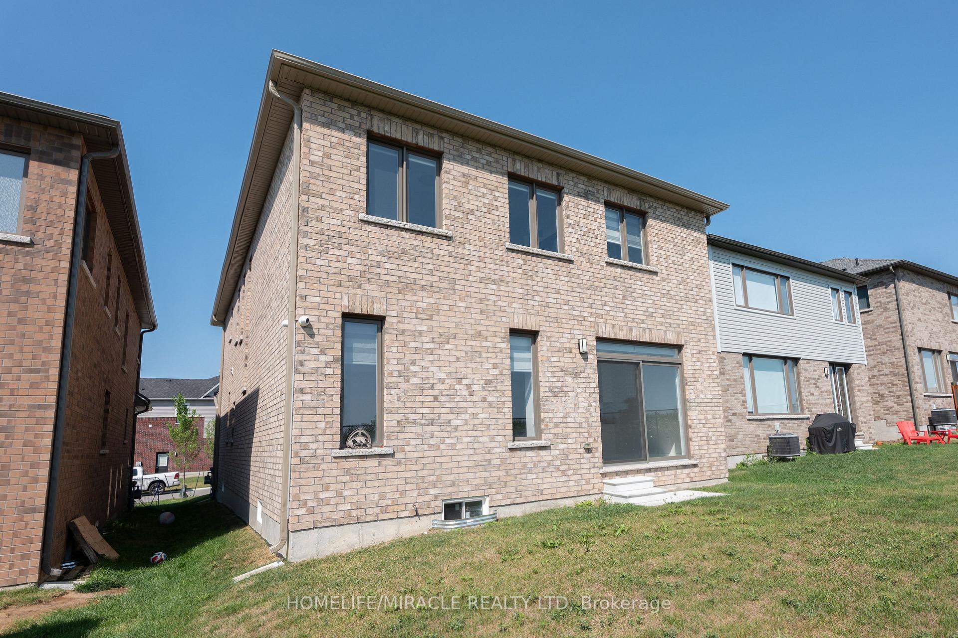 Photo 47 of 69 Mary Watson Street, North Dumfries, Ayr — HOMEH