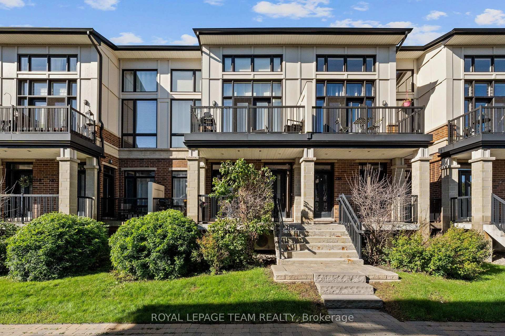 Photo 2 of 212 Pembina Private, Ottawa, Riverside South/Gloucester Glen — HOMEH