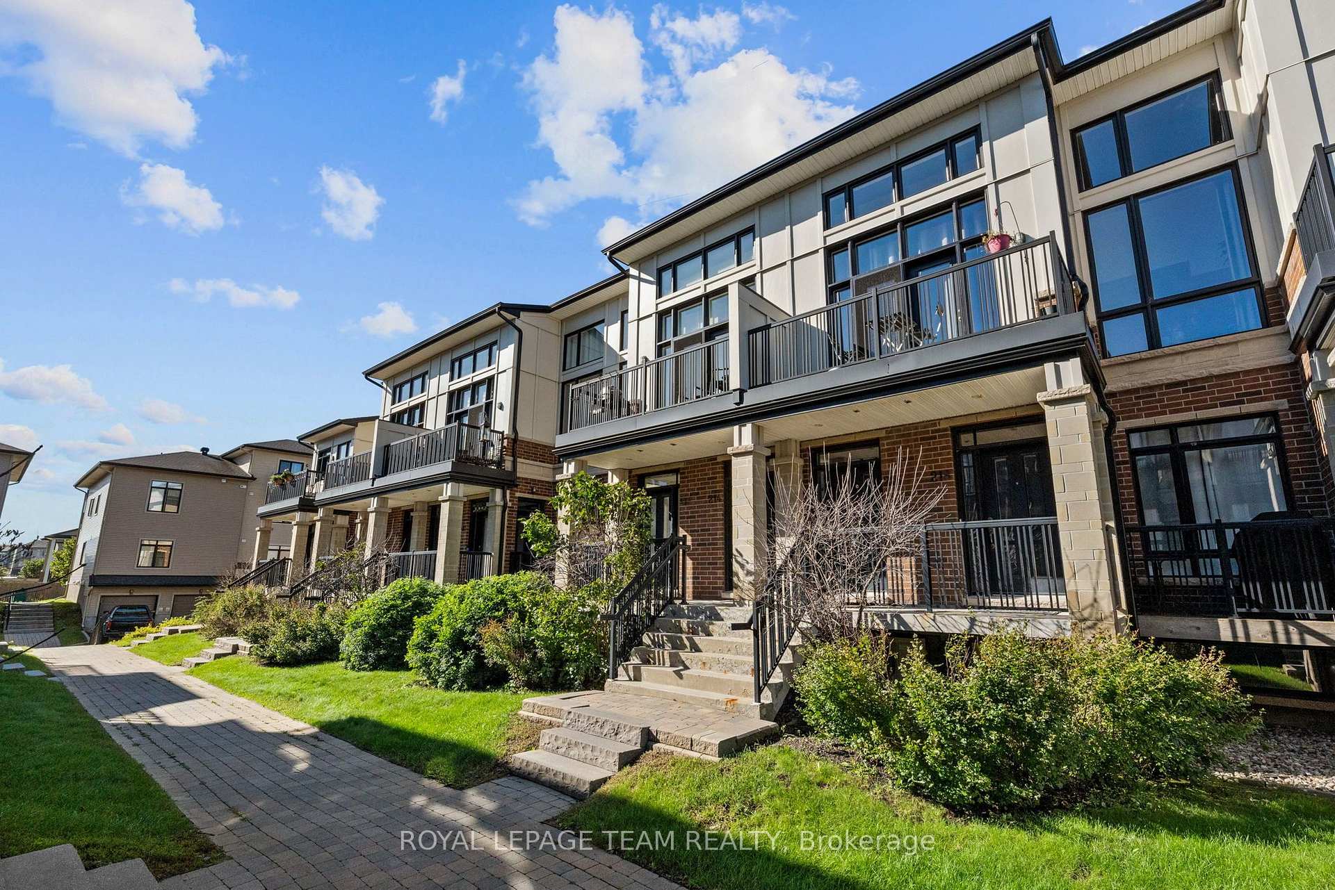 Photo 4 of 212 Pembina Private, Ottawa, Riverside South/Gloucester Glen — HOMEH