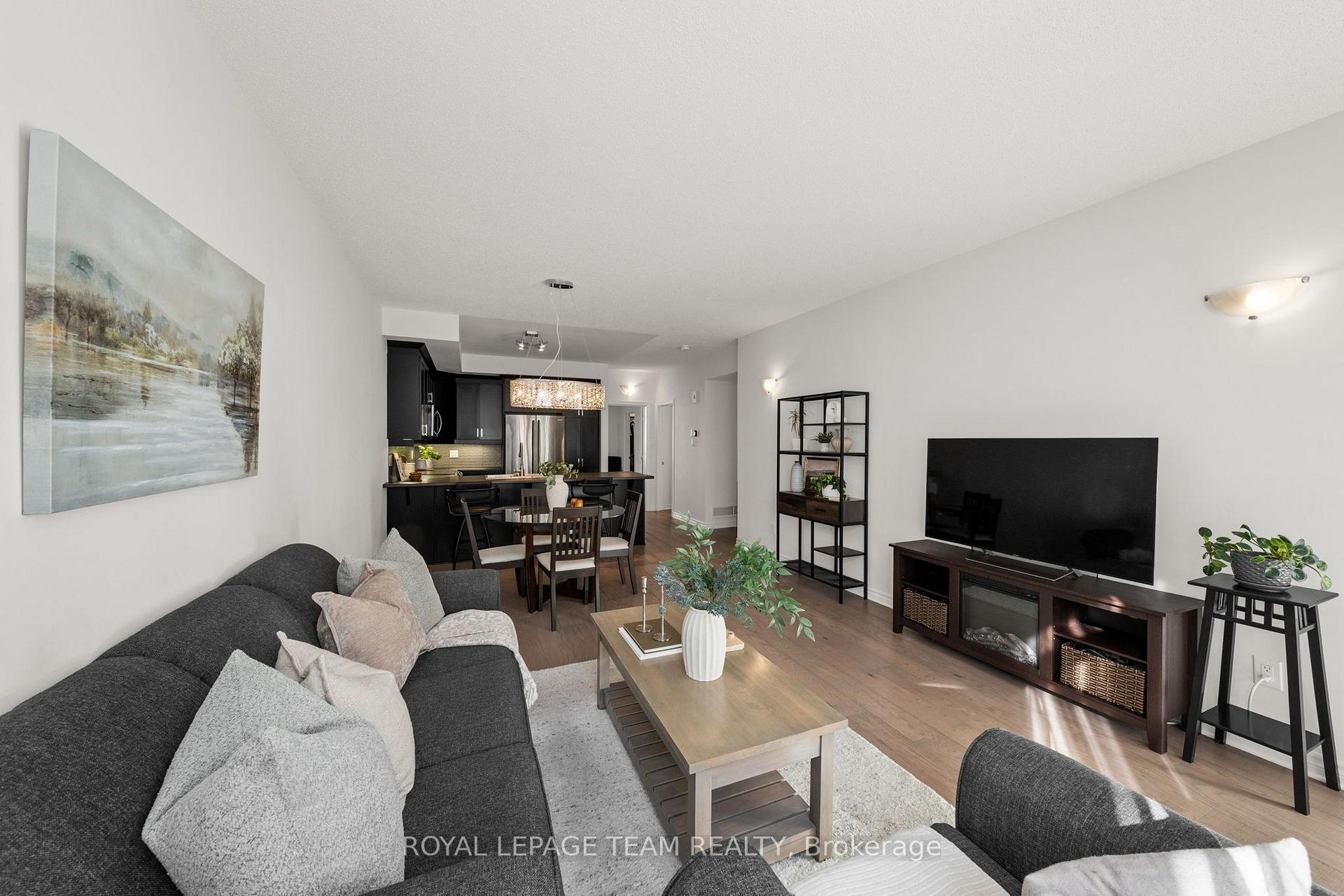 Photo 8 of 212 Pembina Private, Ottawa, Riverside South/Gloucester Glen — HOMEH