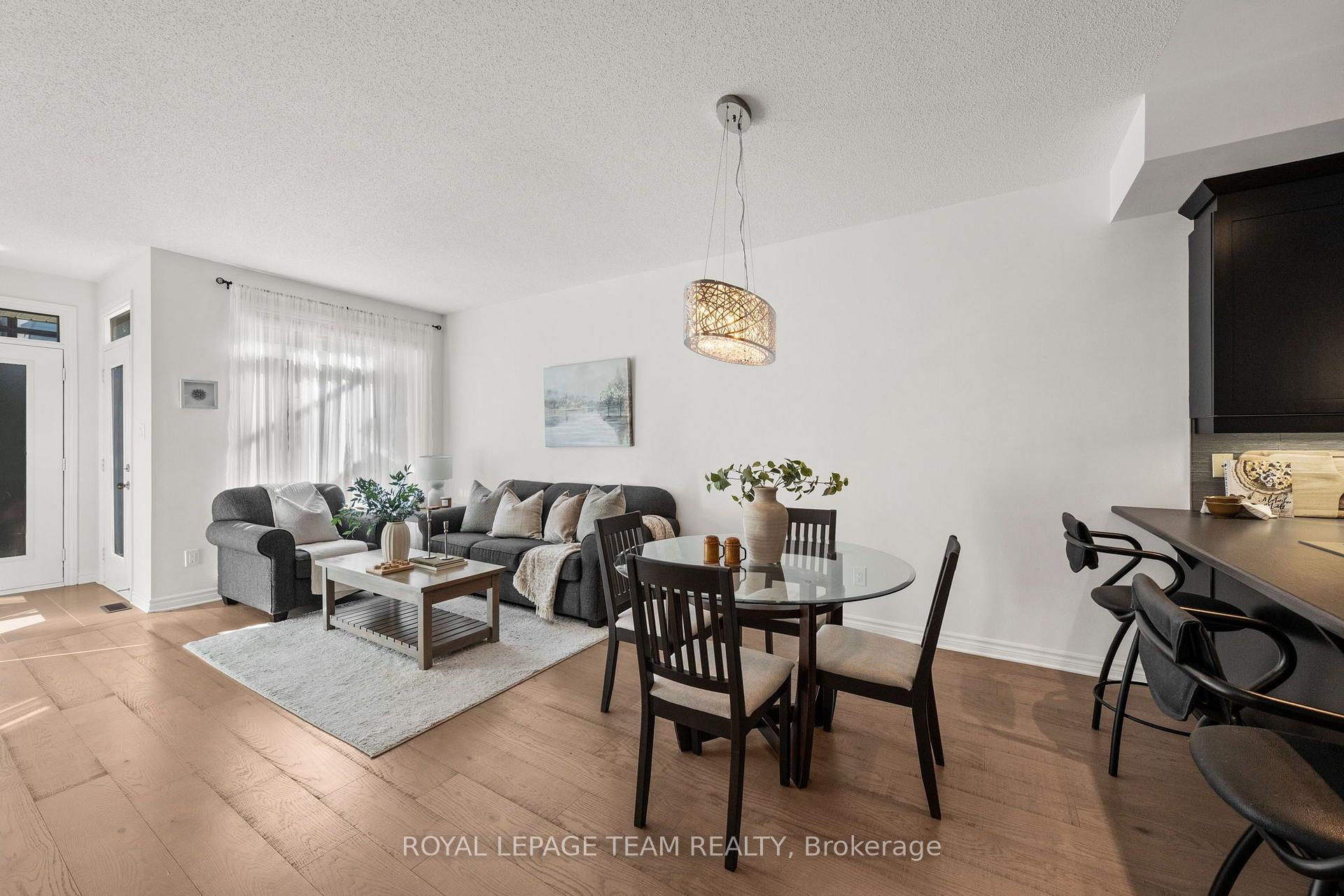 Photo 11 of 212 Pembina Private, Ottawa, Riverside South/Gloucester Glen — HOMEH