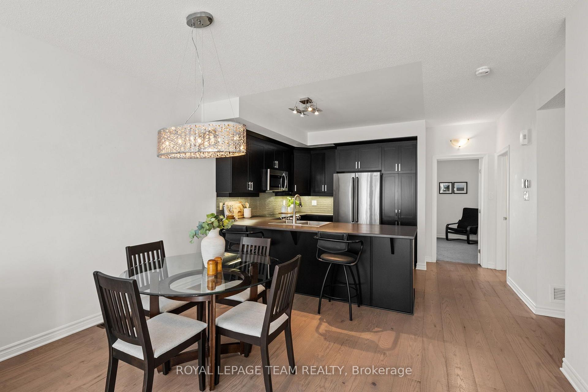 Photo 12 of 212 Pembina Private, Ottawa, Riverside South/Gloucester Glen — HOMEH
