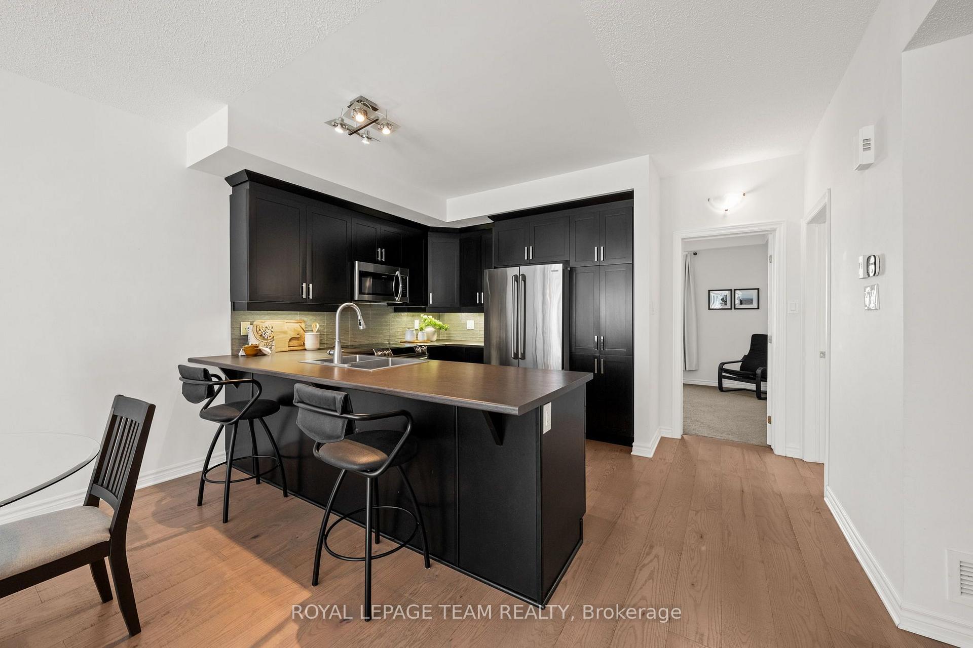 Photo 13 of 212 Pembina Private, Ottawa, Riverside South/Gloucester Glen — HOMEH