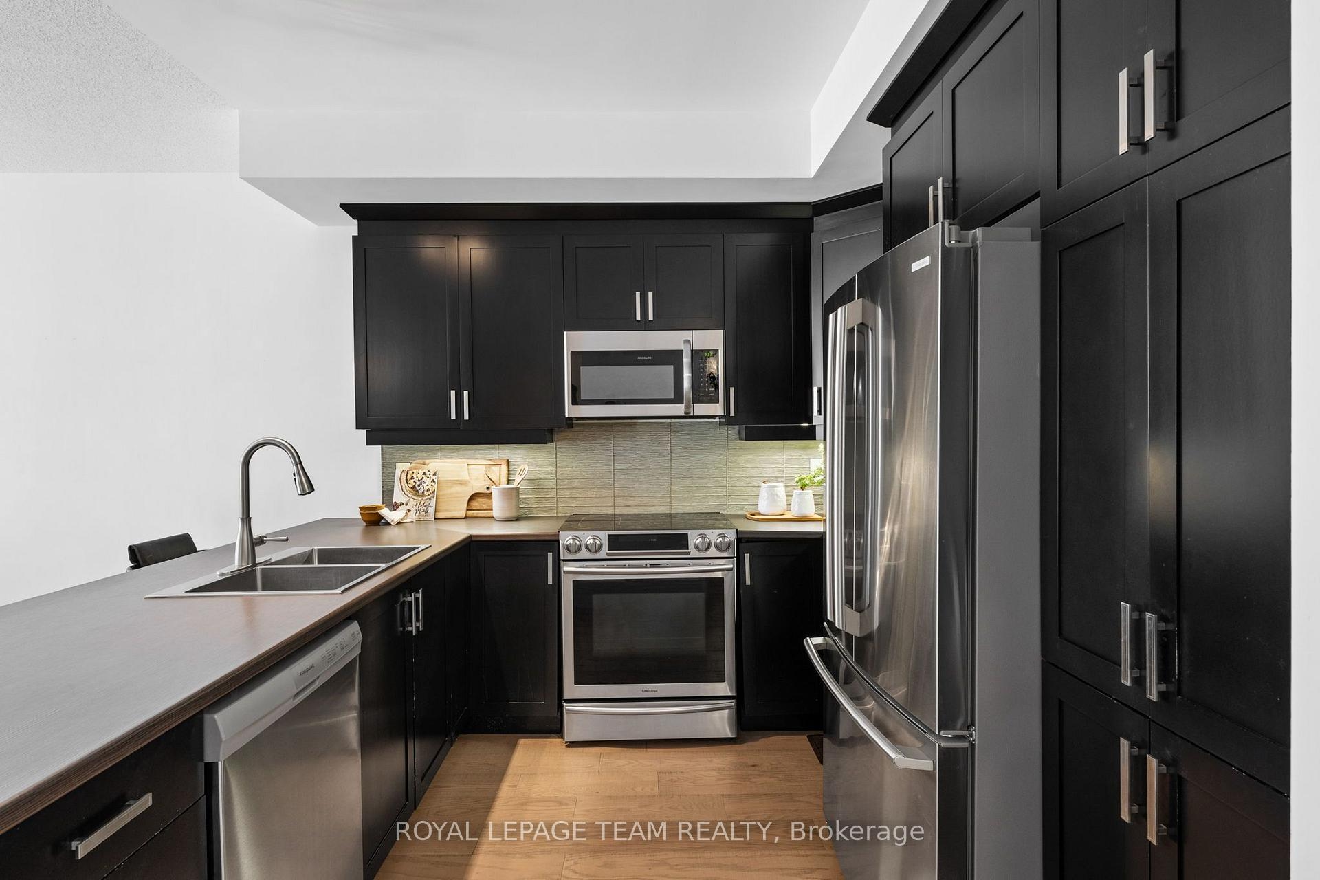 Photo 15 of 212 Pembina Private, Ottawa, Riverside South/Gloucester Glen — HOMEH