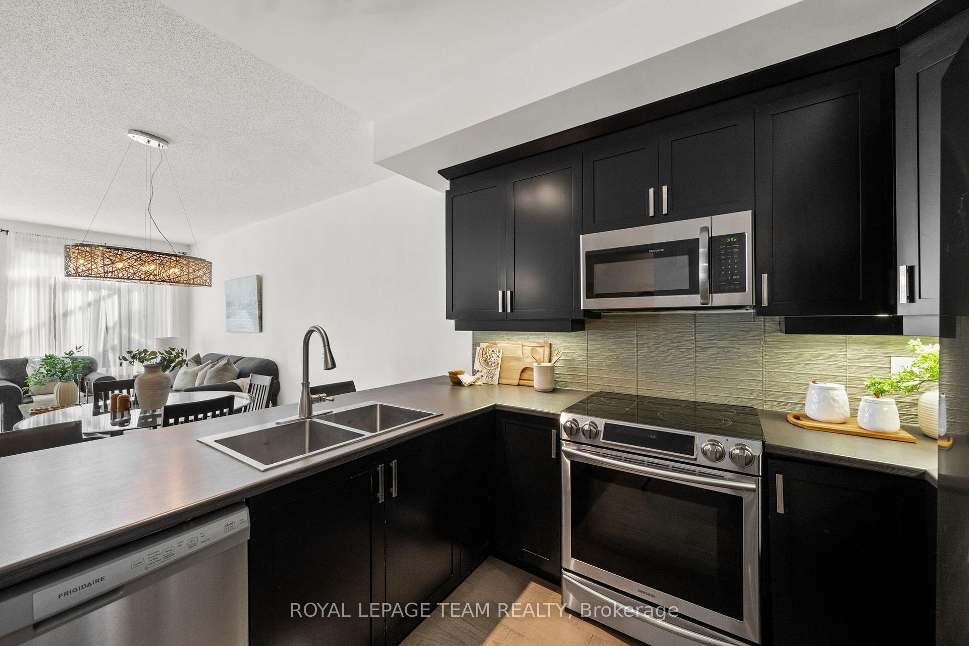 Photo 17 of 212 Pembina Private, Ottawa, Riverside South/Gloucester Glen — HOMEH