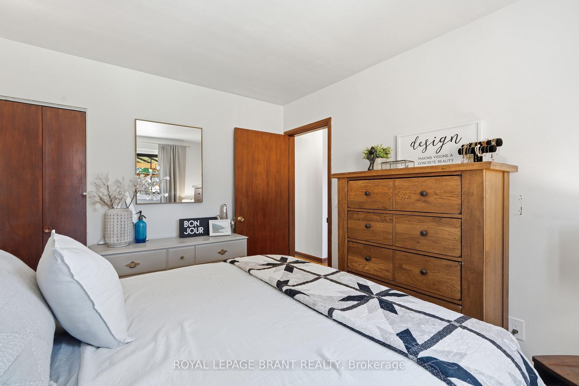 Photo 9 of 6 Mccammon Street, Brant, Paris — HOMEH