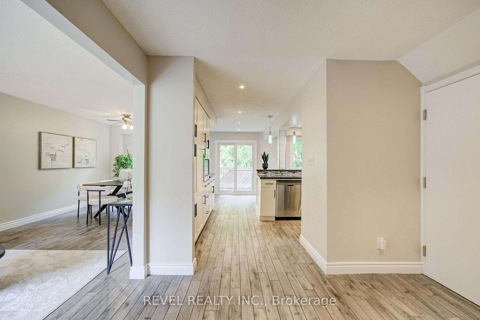 Photo 4 of 2141 Theoden Court, Pickering, Brock Ridge — HOMEH
