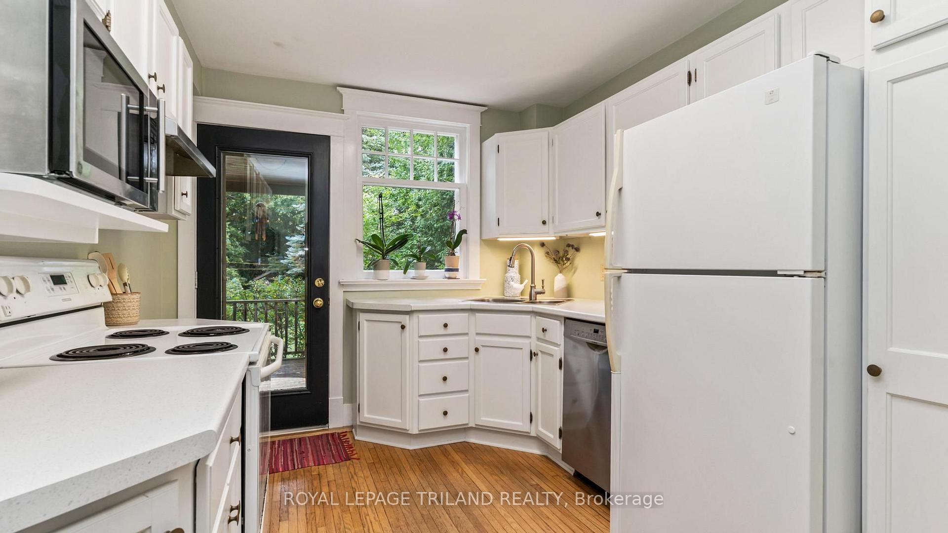 Photo 13 of 964 Maitland Street, London, East B — HOMEH
