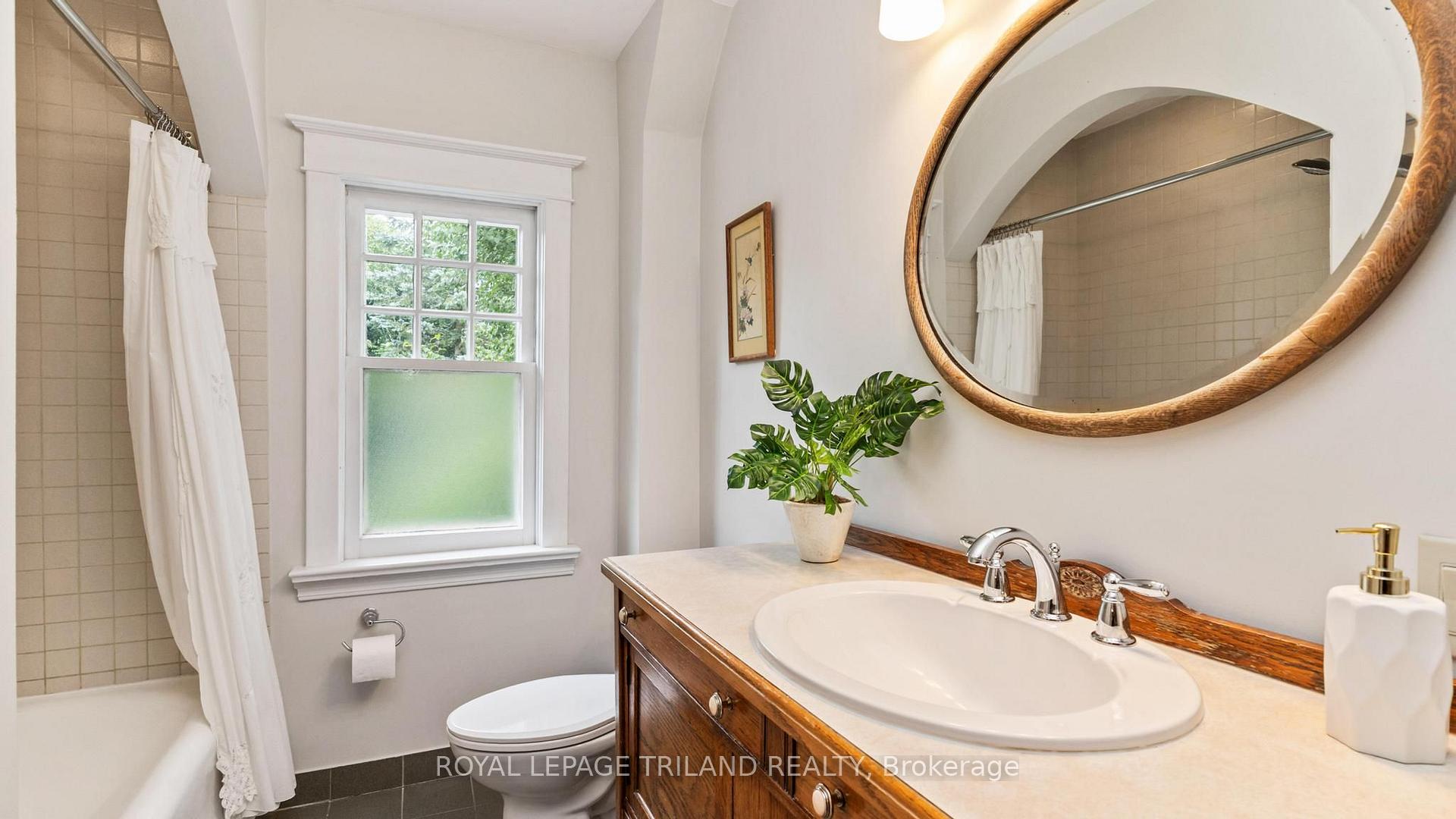 Photo 20 of 964 Maitland Street, London, East B — HOMEH
