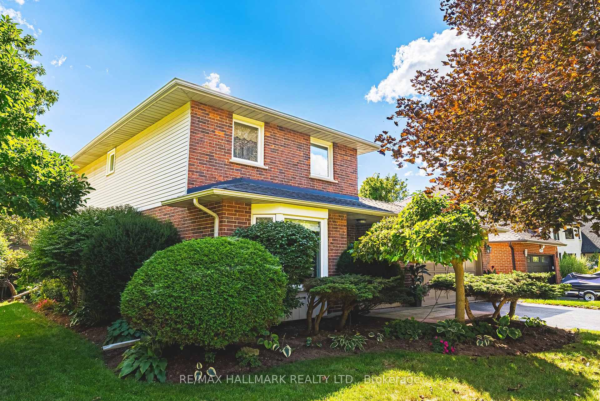 Photo 3 of 427 Melanie Crescent, Hamilton, Ancaster — HOMEH