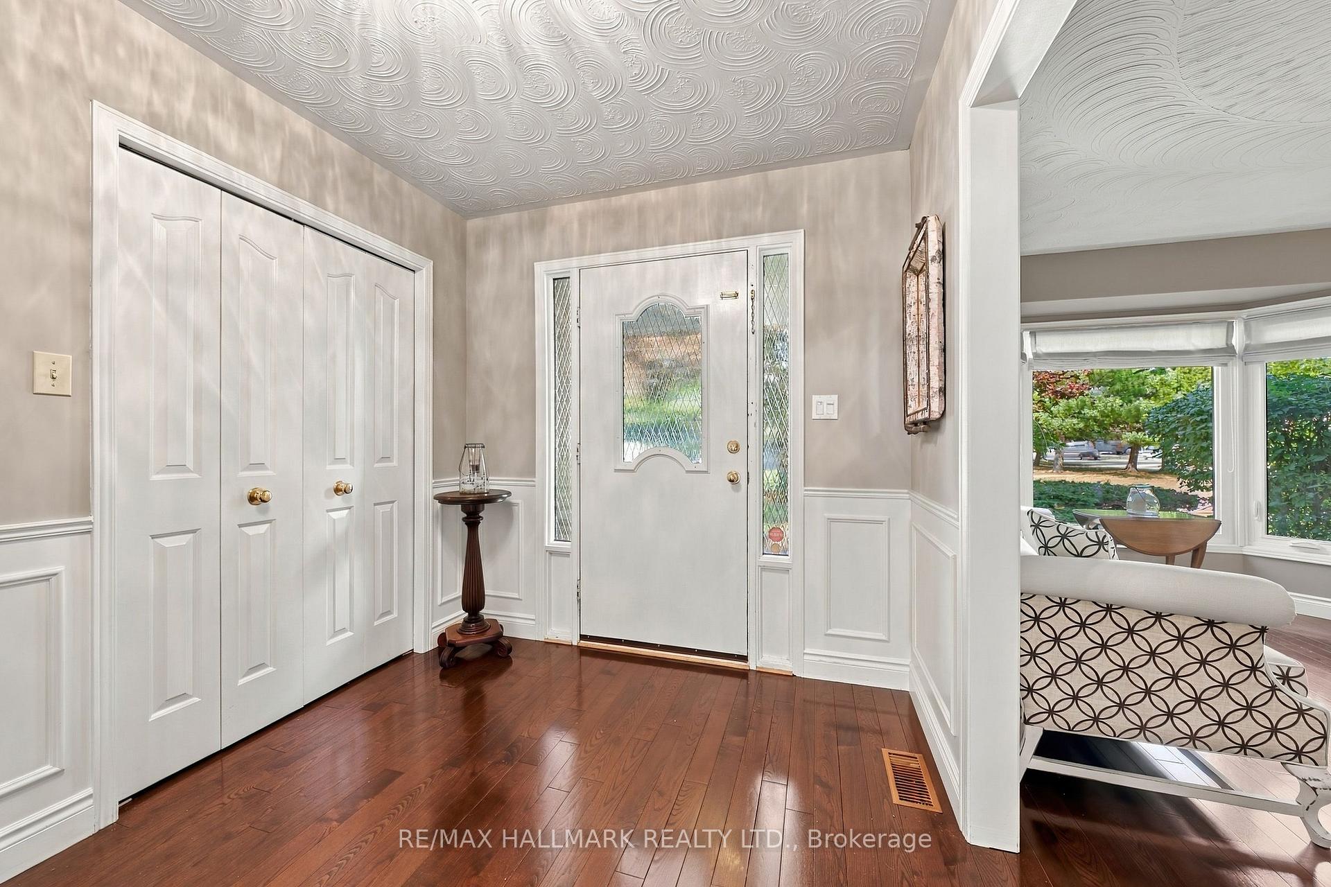 Photo 4 of 427 Melanie Crescent, Hamilton, Ancaster — HOMEH