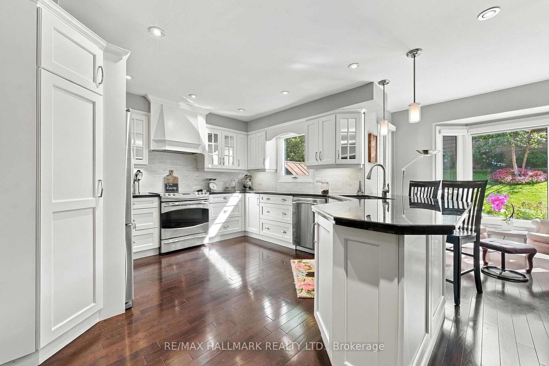Photo 8 of 427 Melanie Crescent, Hamilton, Ancaster — HOMEH