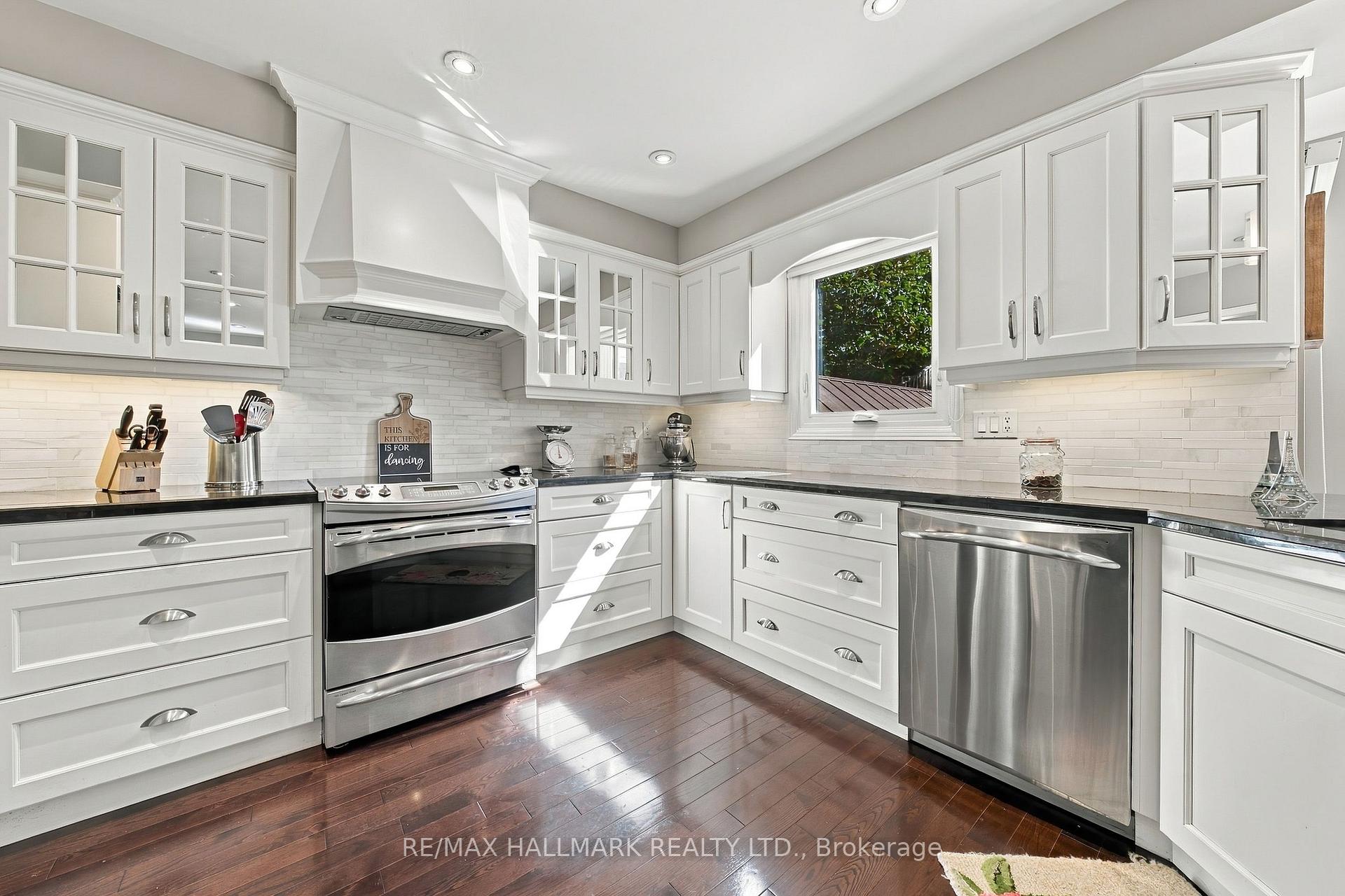 Photo 10 of 427 Melanie Crescent, Hamilton, Ancaster — HOMEH