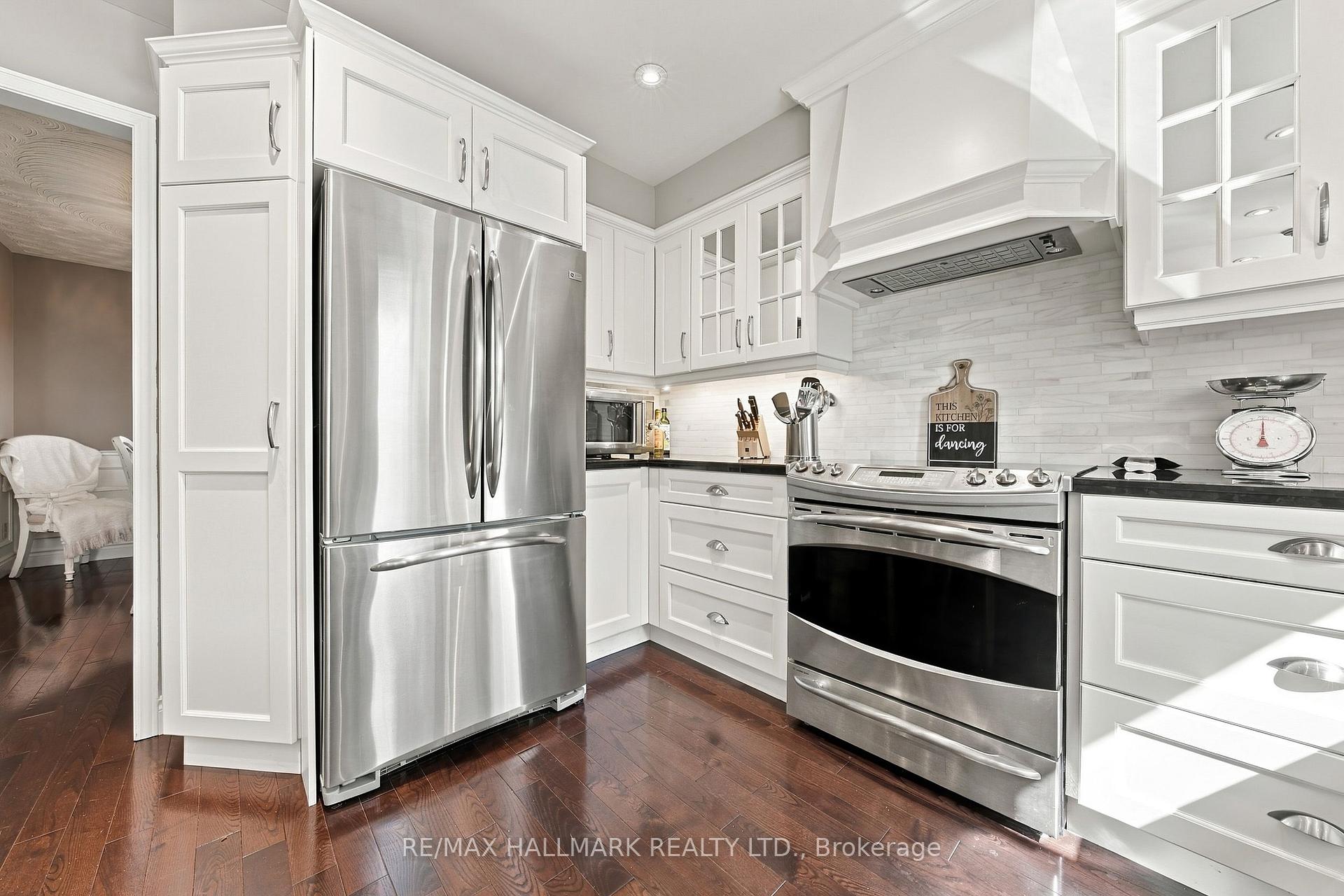 Photo 11 of 427 Melanie Crescent, Hamilton, Ancaster — HOMEH