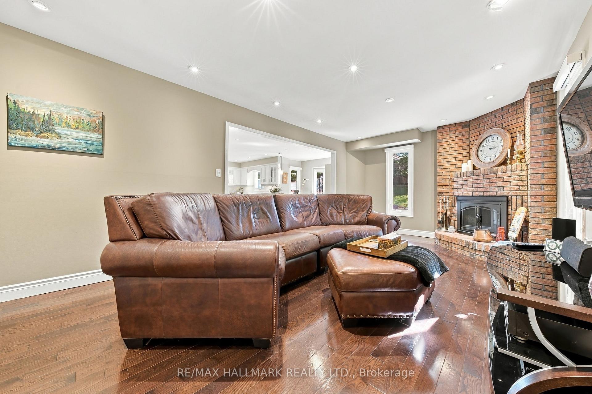 Photo 17 of 427 Melanie Crescent, Hamilton, Ancaster — HOMEH