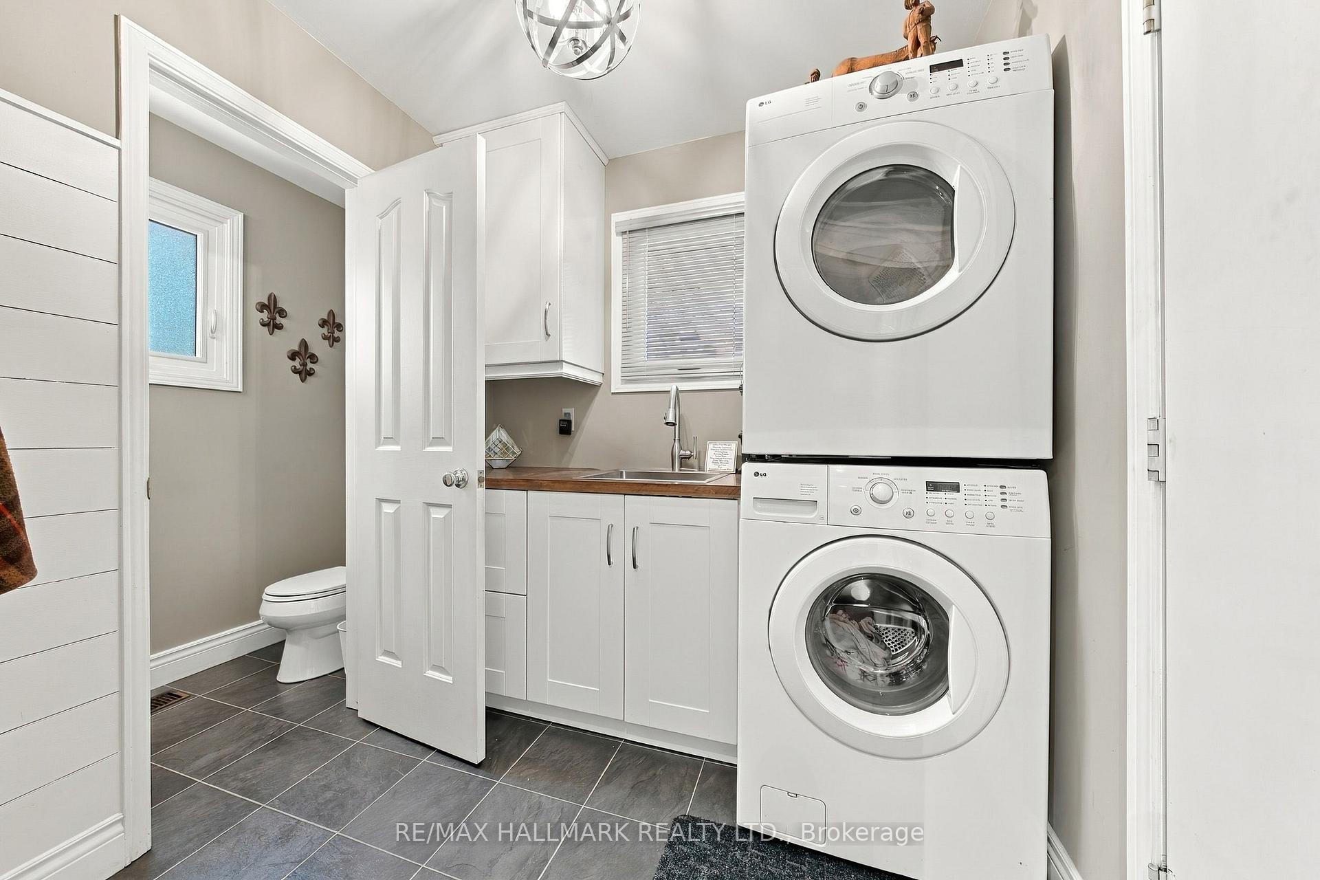 Photo 19 of 427 Melanie Crescent, Hamilton, Ancaster — HOMEH
