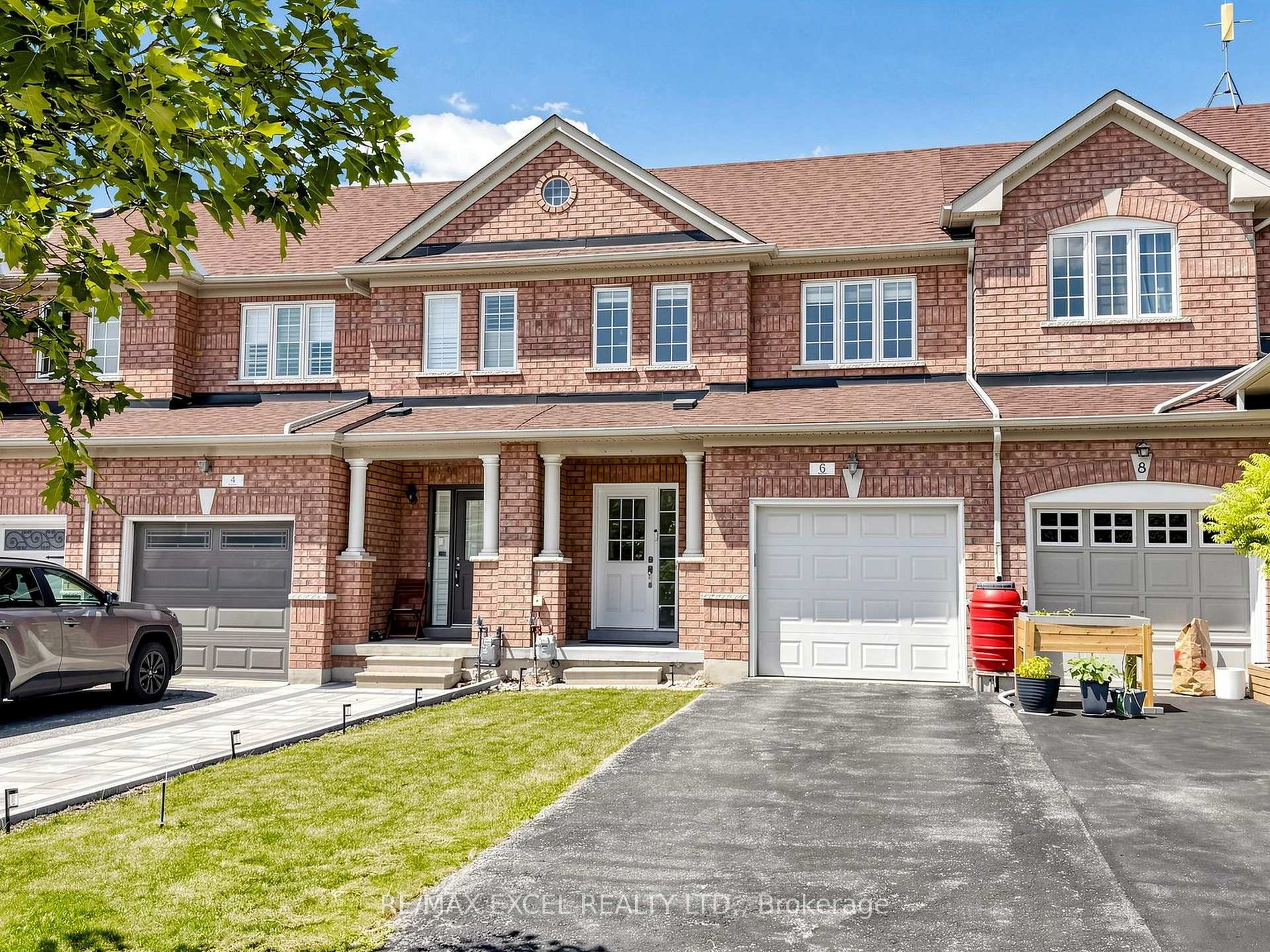 Photo 1 of 6 Barr Crescent, Aurora, Bayview Northeast — HOMEH
