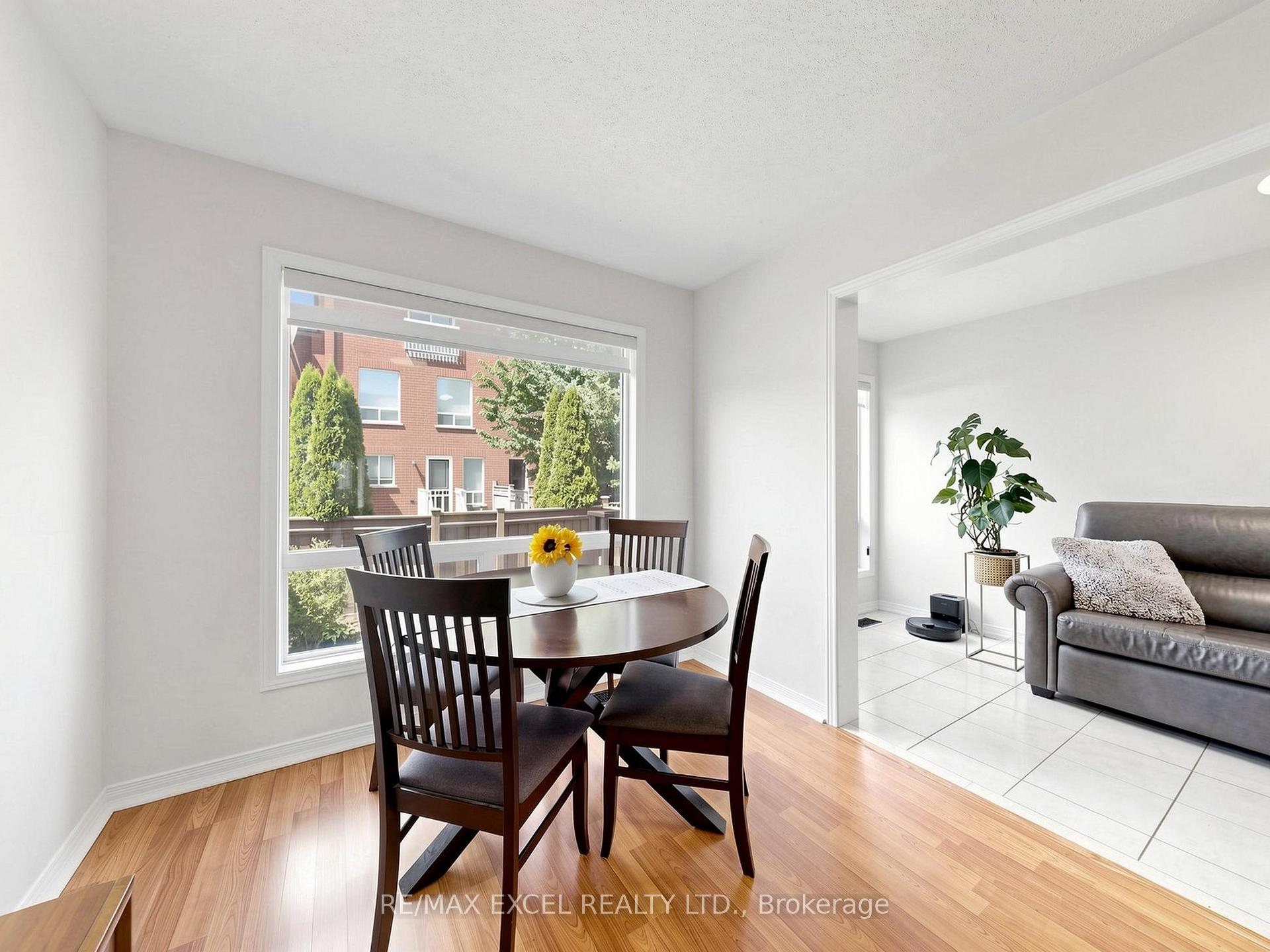 Photo 7 of 6 Barr Crescent, Aurora, Bayview Northeast — HOMEH