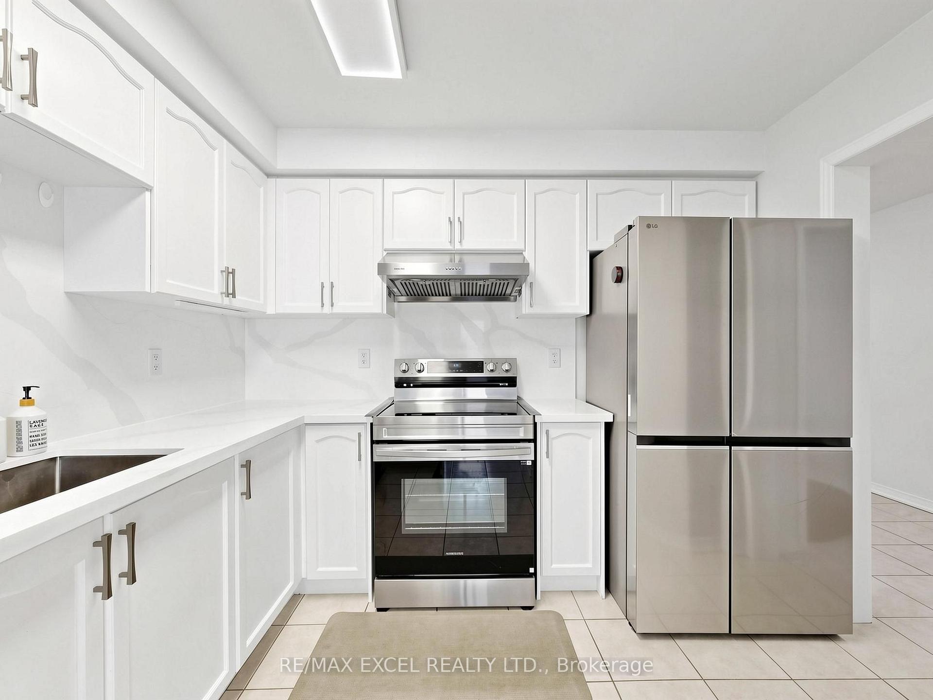 Photo 11 of 6 Barr Crescent, Aurora, Bayview Northeast — HOMEH
