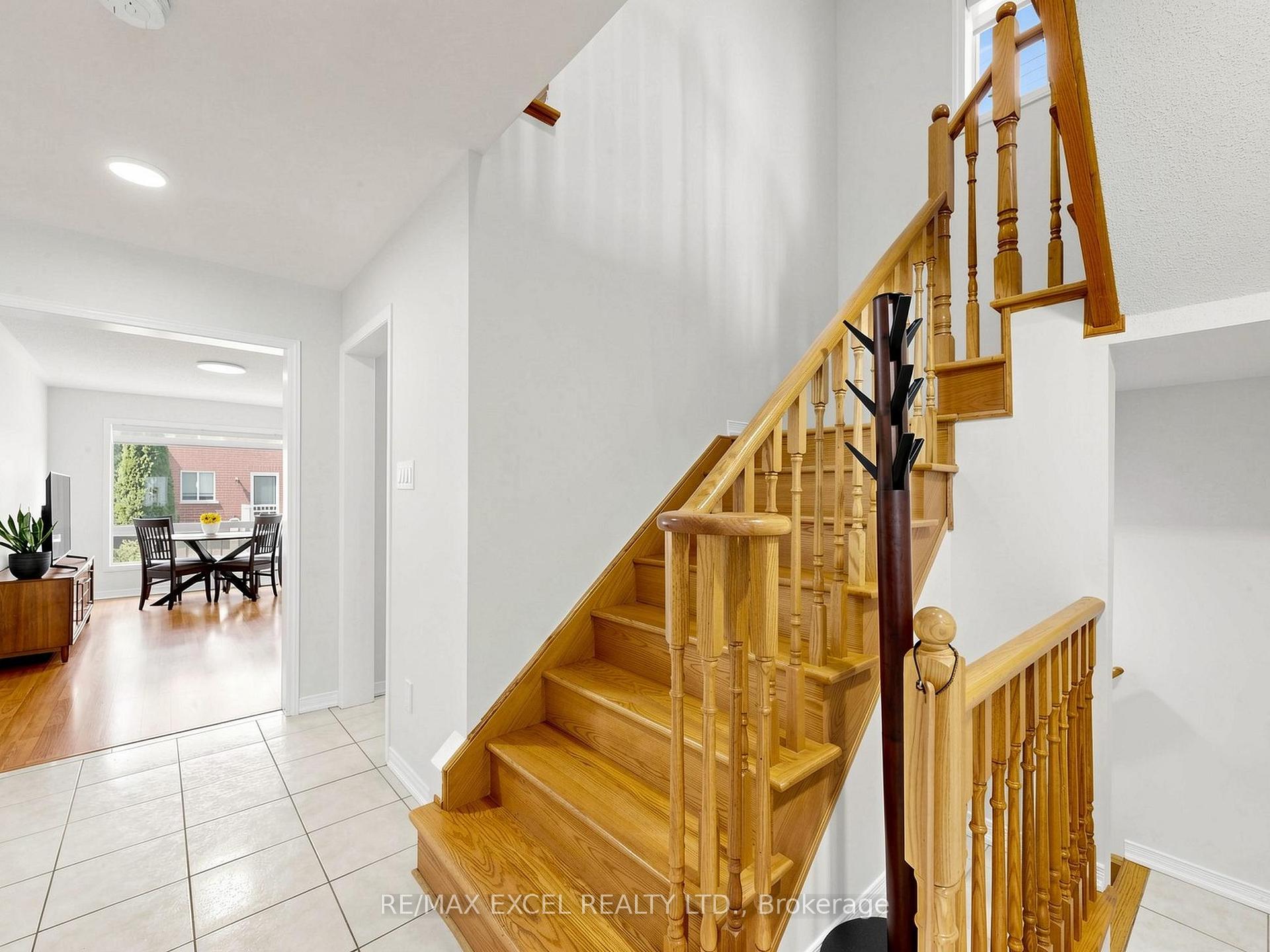 Photo 14 of 6 Barr Crescent, Aurora, Bayview Northeast — HOMEH