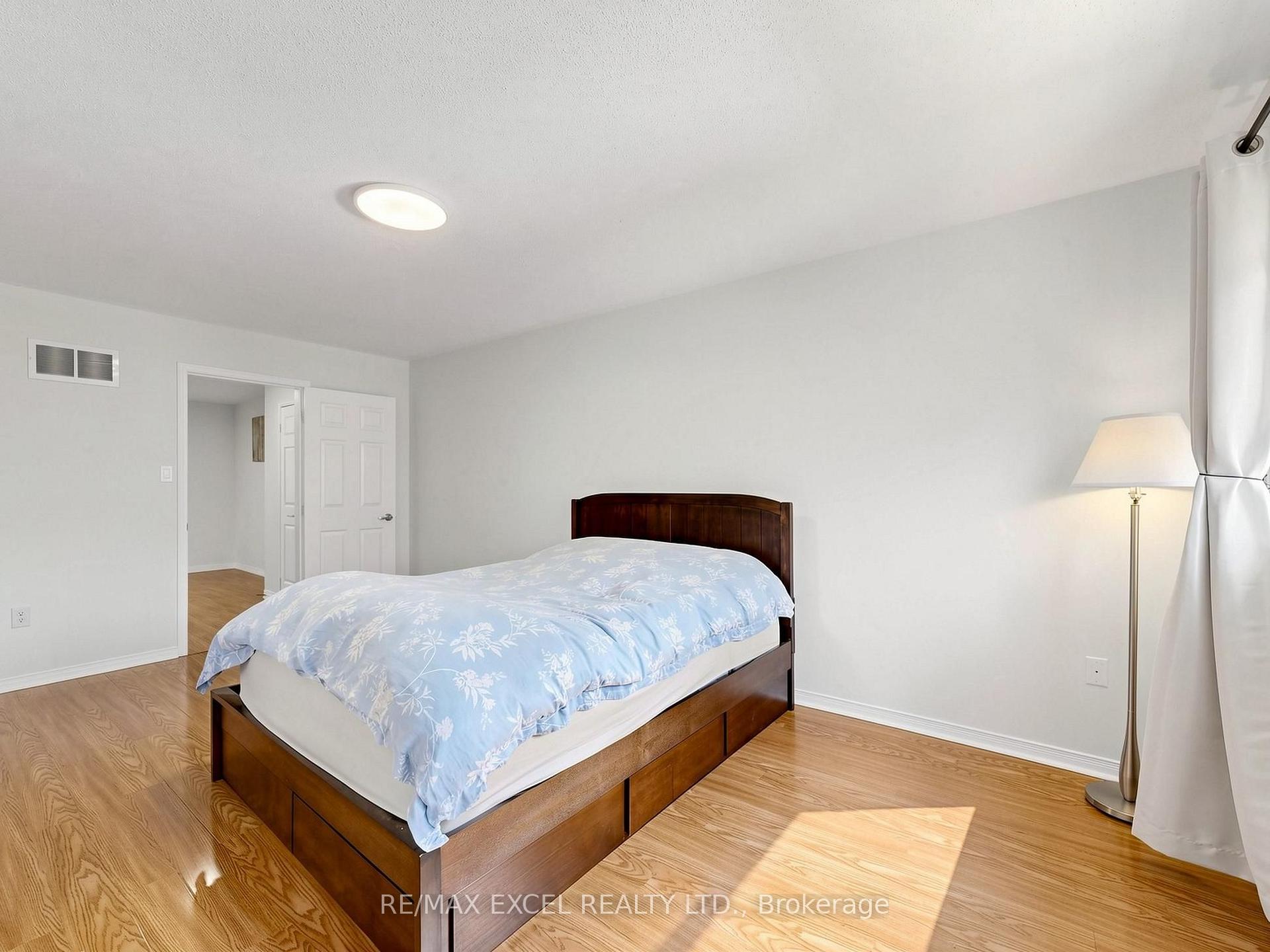 Photo 17 of 6 Barr Crescent, Aurora, Bayview Northeast — HOMEH