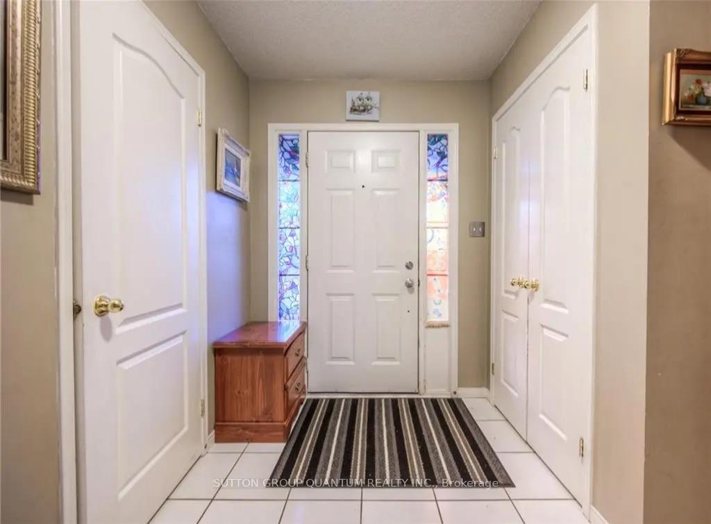 Photo 3 of 99 Foxborough Drive, Hamilton, Ancaster — HOMEH