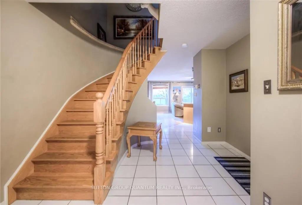 Photo 4 of 99 Foxborough Drive, Hamilton, Ancaster — HOMEH
