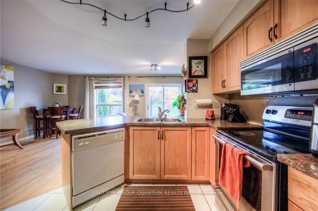 Photo 9 of 99 Foxborough Drive, Hamilton, Ancaster — HOMEH