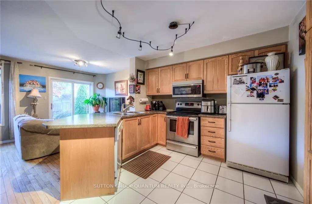 Photo 10 of 99 Foxborough Drive, Hamilton, Ancaster — HOMEH