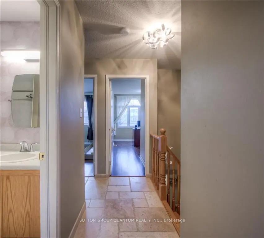 Photo 18 of 99 Foxborough Drive, Hamilton, Ancaster — HOMEH