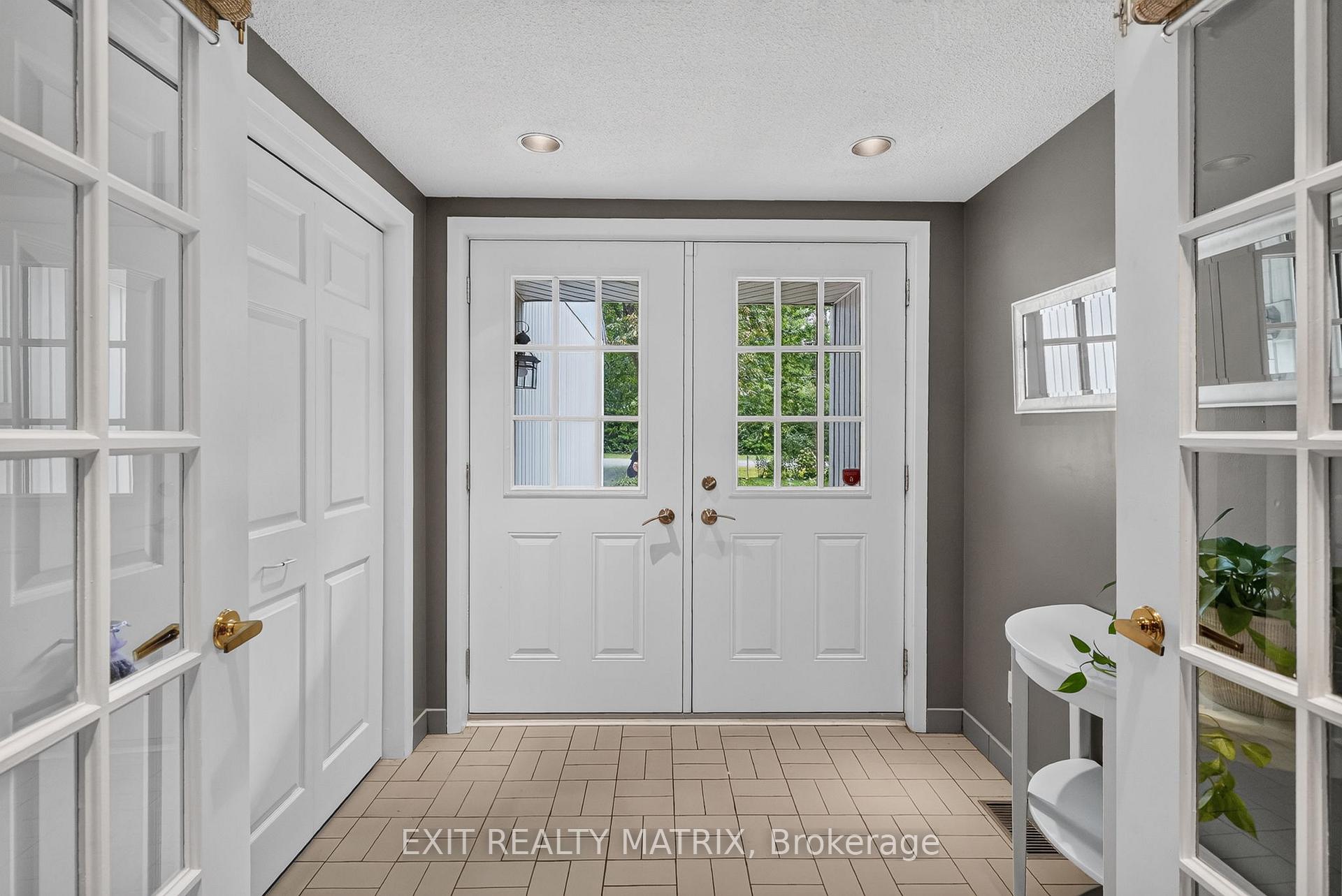 Photo 4 of 4510 Whispering Willow Drive, Ottawa, Sarsfield/Bearbrook — HOMEH