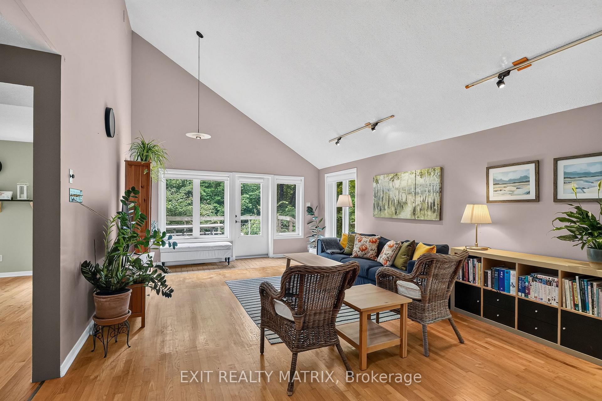 Photo 7 of 4510 Whispering Willow Drive, Ottawa, Sarsfield/Bearbrook — HOMEH