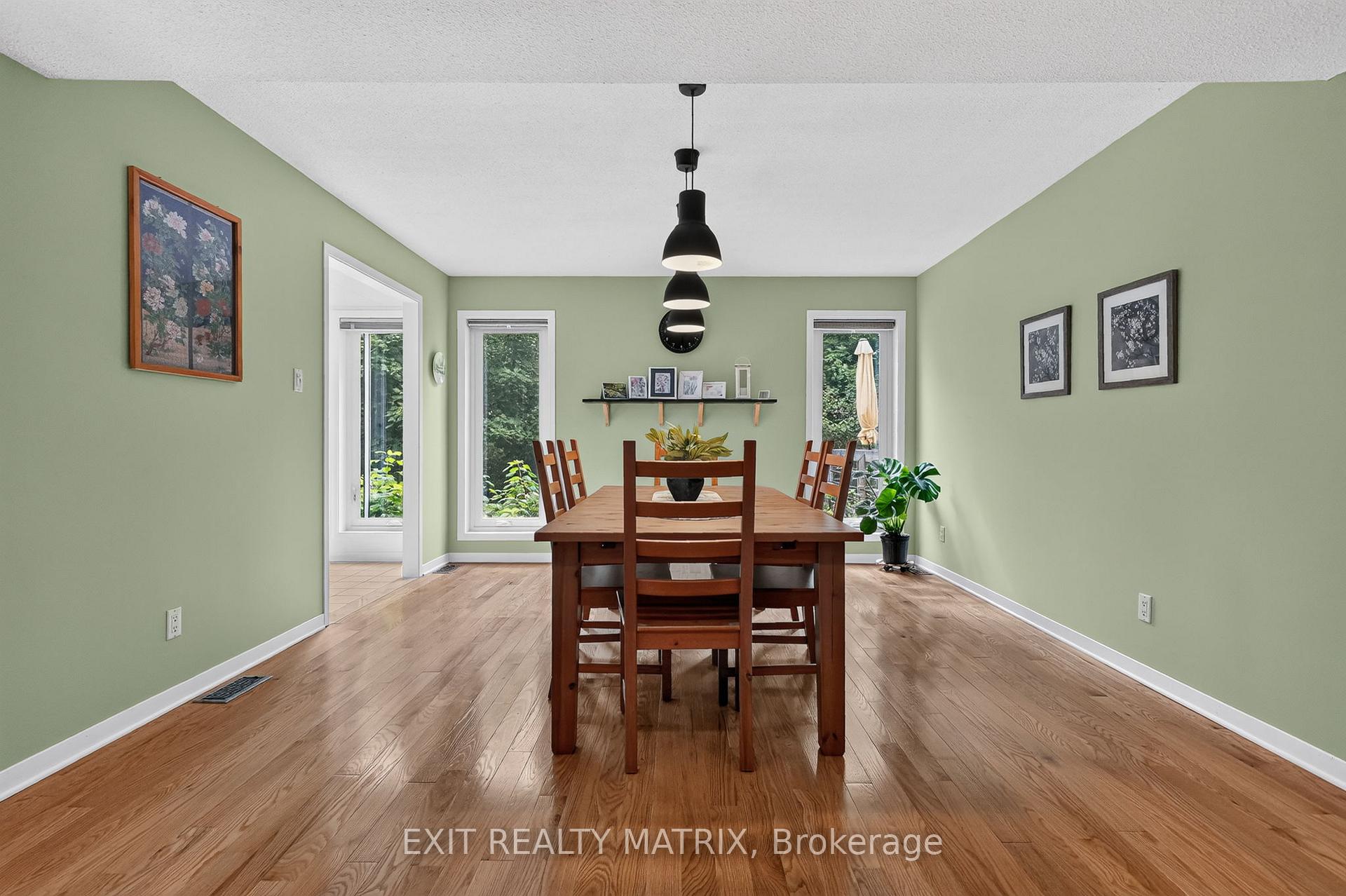 Photo 12 of 4510 Whispering Willow Drive, Ottawa, Sarsfield/Bearbrook — HOMEH