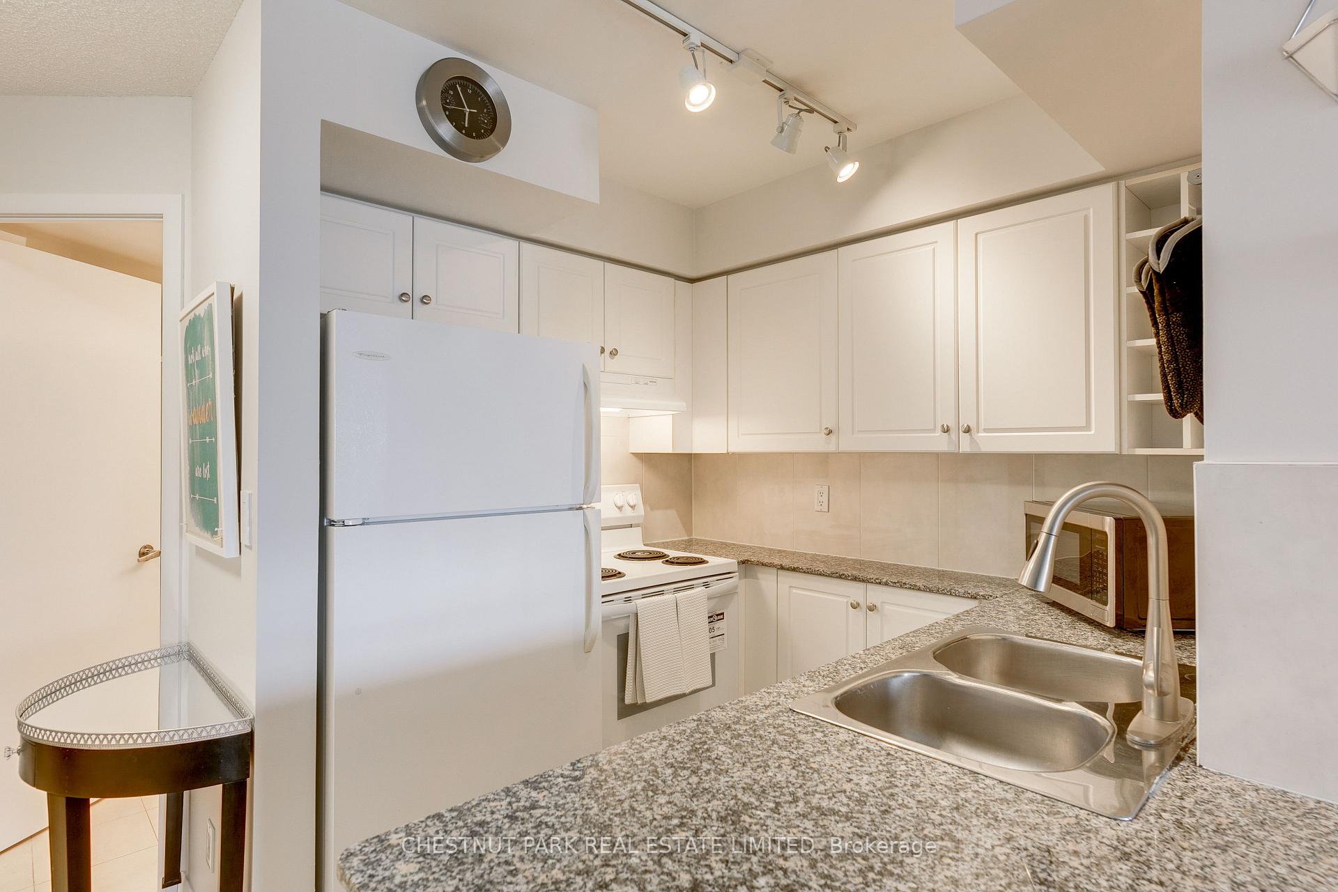 Photo 5 of Unit 3003, 210 Victoria Street, Toronto, Church-Yonge Corridor — HOMEH