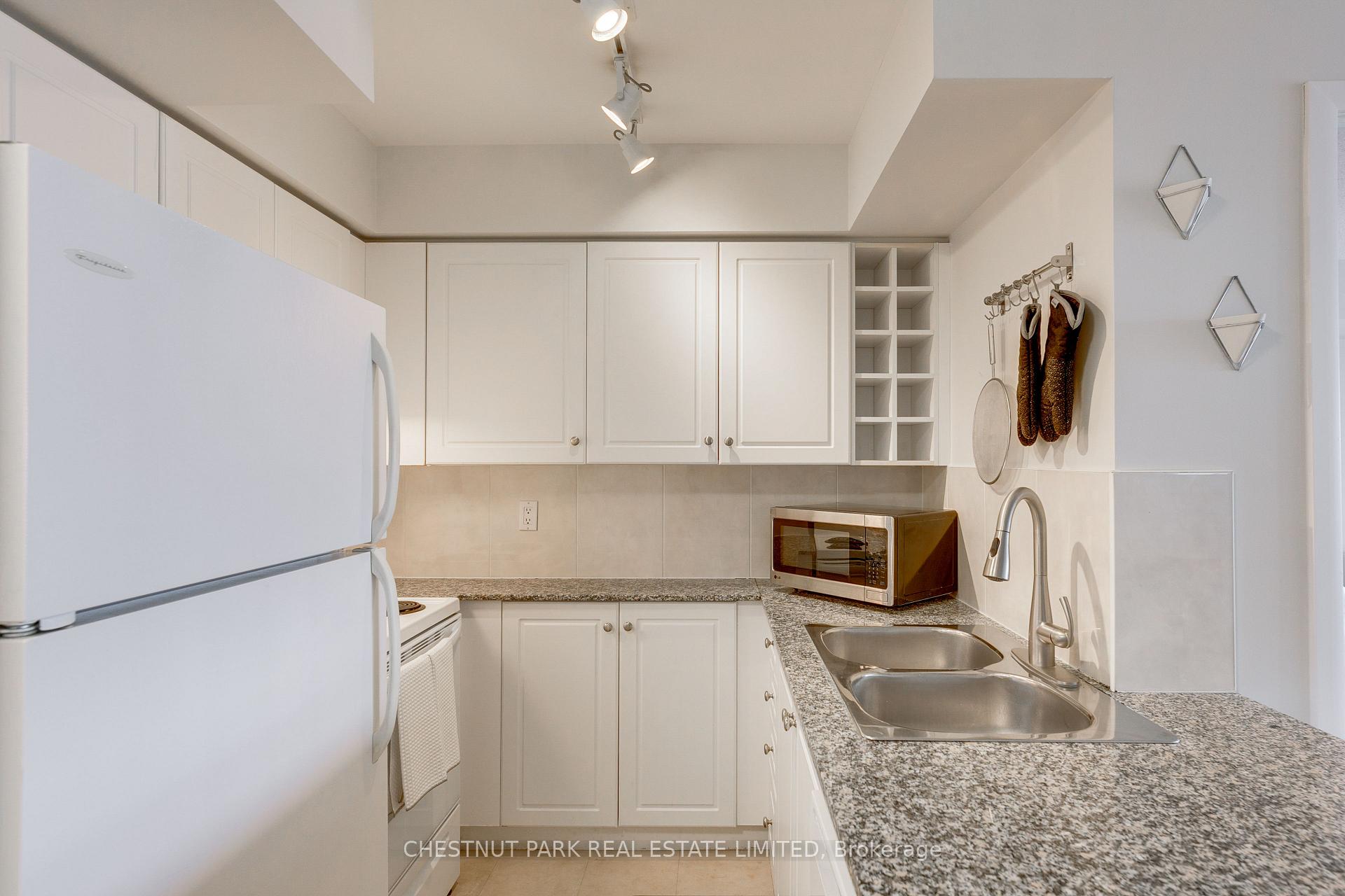 Photo 6 of Unit 3003, 210 Victoria Street, Toronto, Church-Yonge Corridor — HOMEH