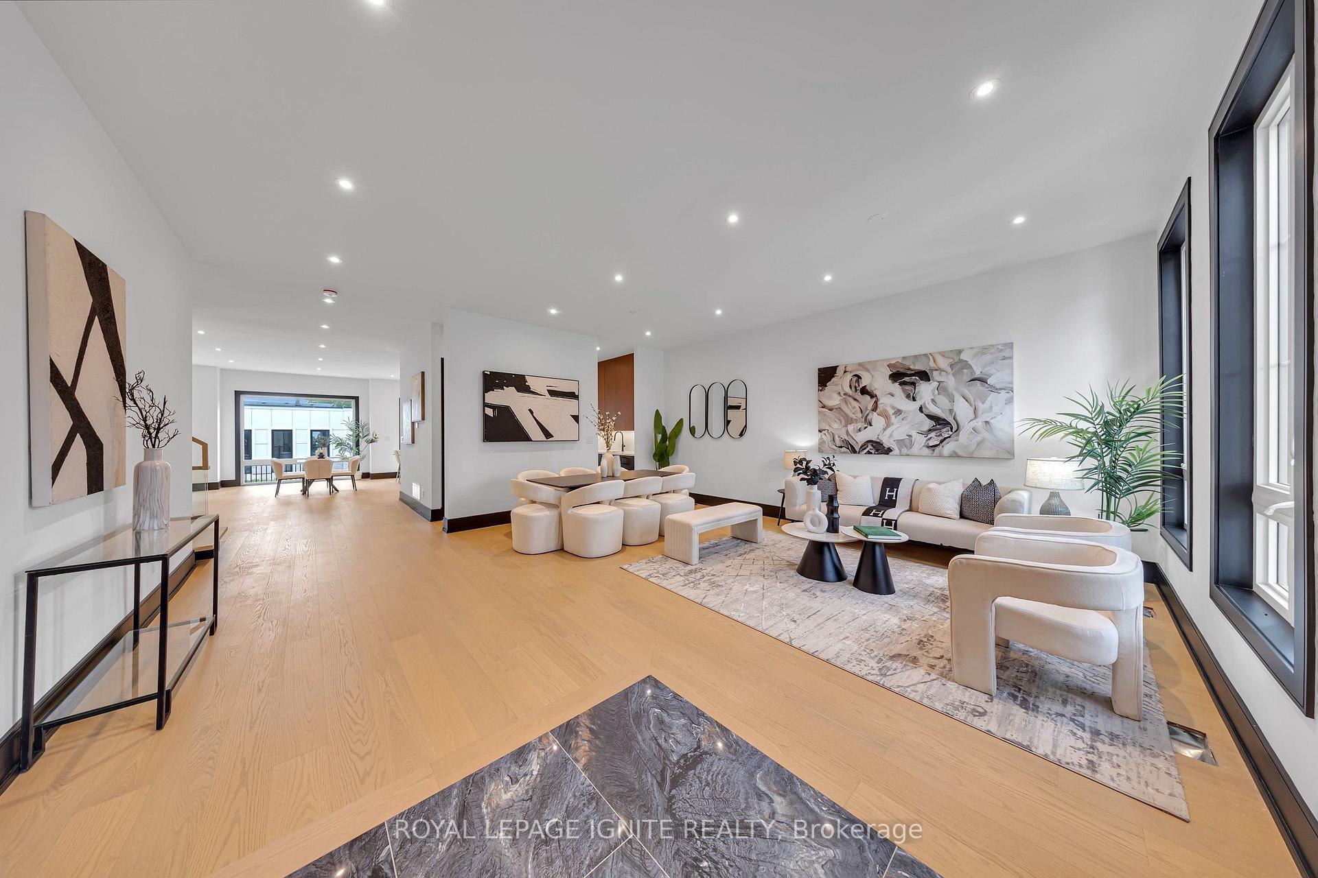 Photo 3 of 15 Deblyn Drive E, Scarborough, L'Amoreaux — HOMEH