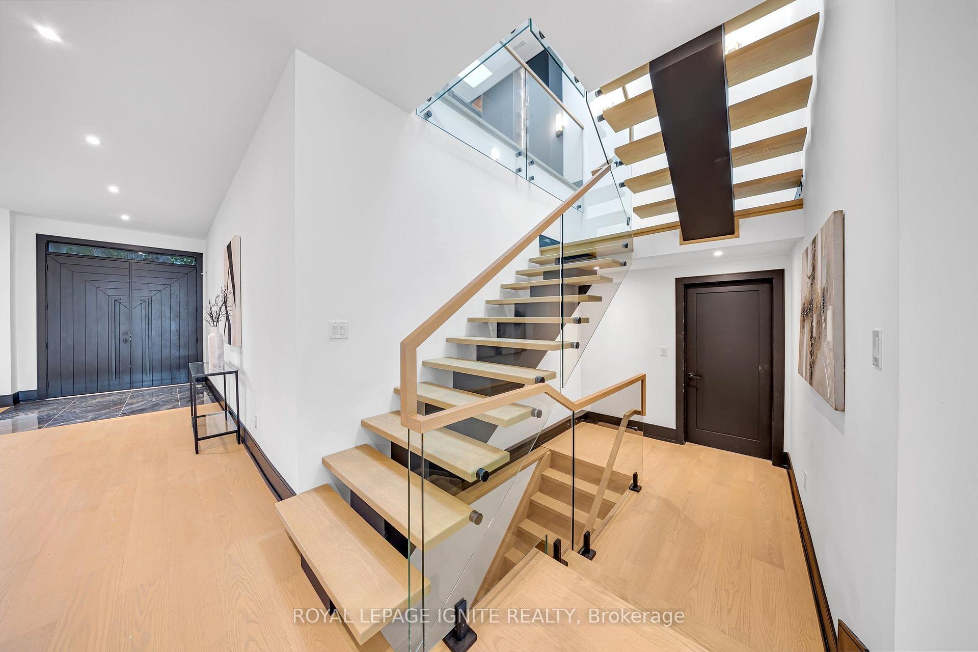 Photo 8 of 15 Deblyn Drive E, Scarborough, L'Amoreaux — HOMEH