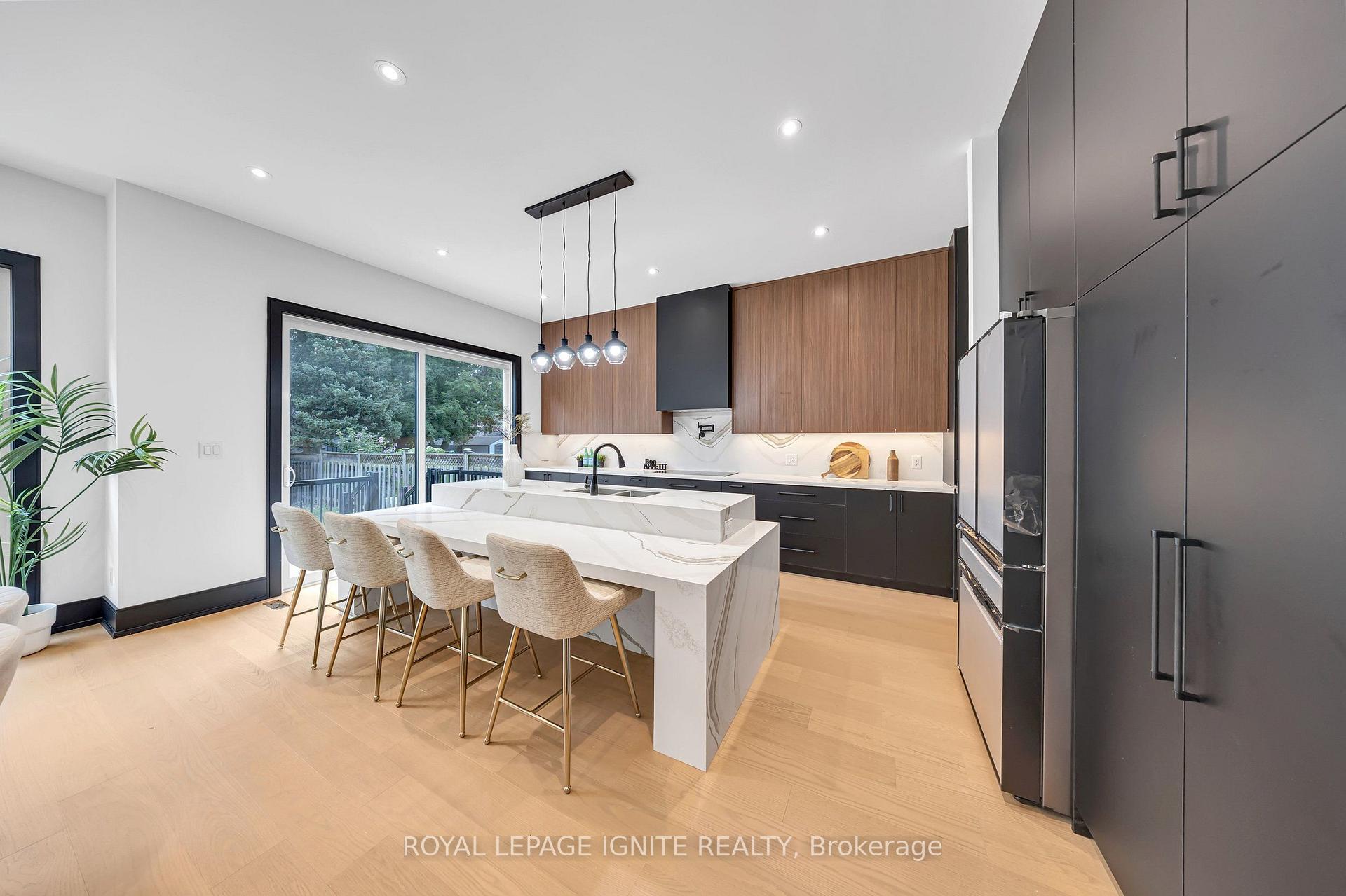 Photo 12 of 15 Deblyn Drive E, Scarborough, L'Amoreaux — HOMEH